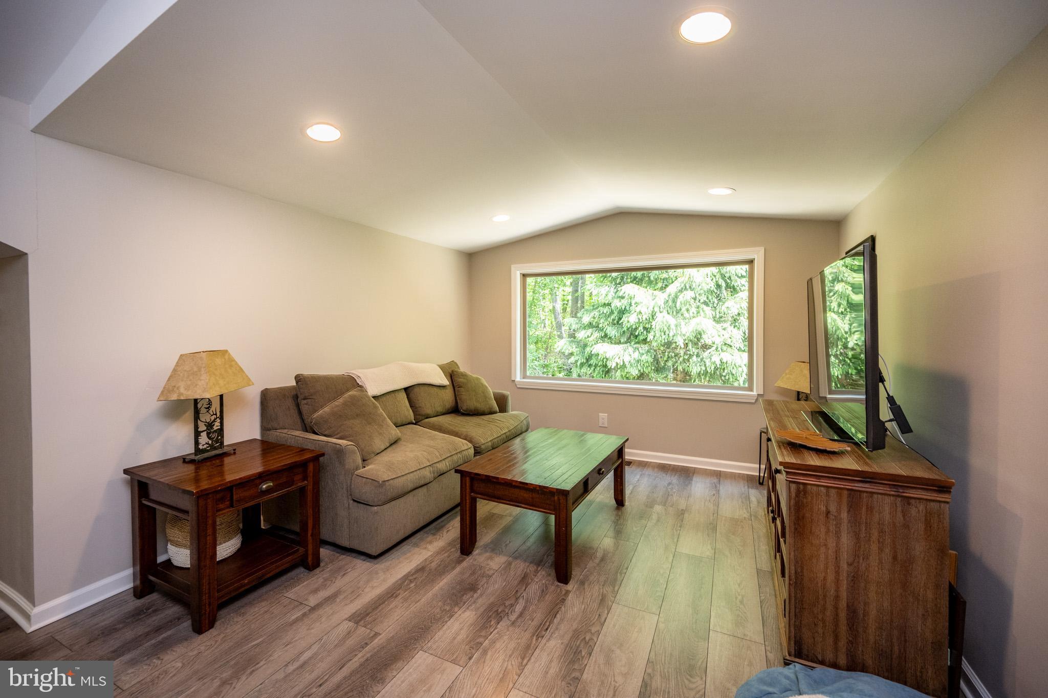 HOYES RUN - Residential