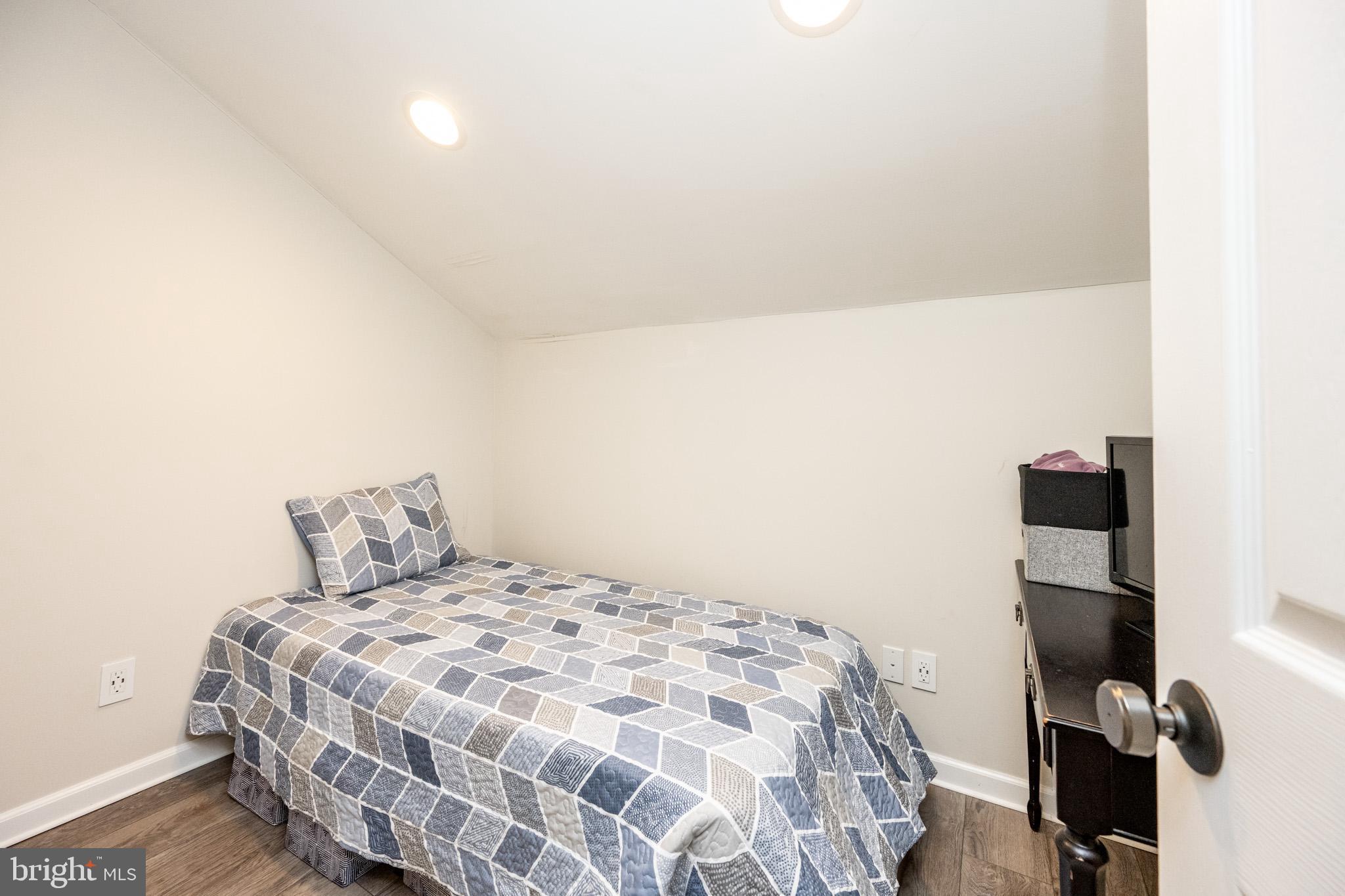 HOYES RUN - Residential