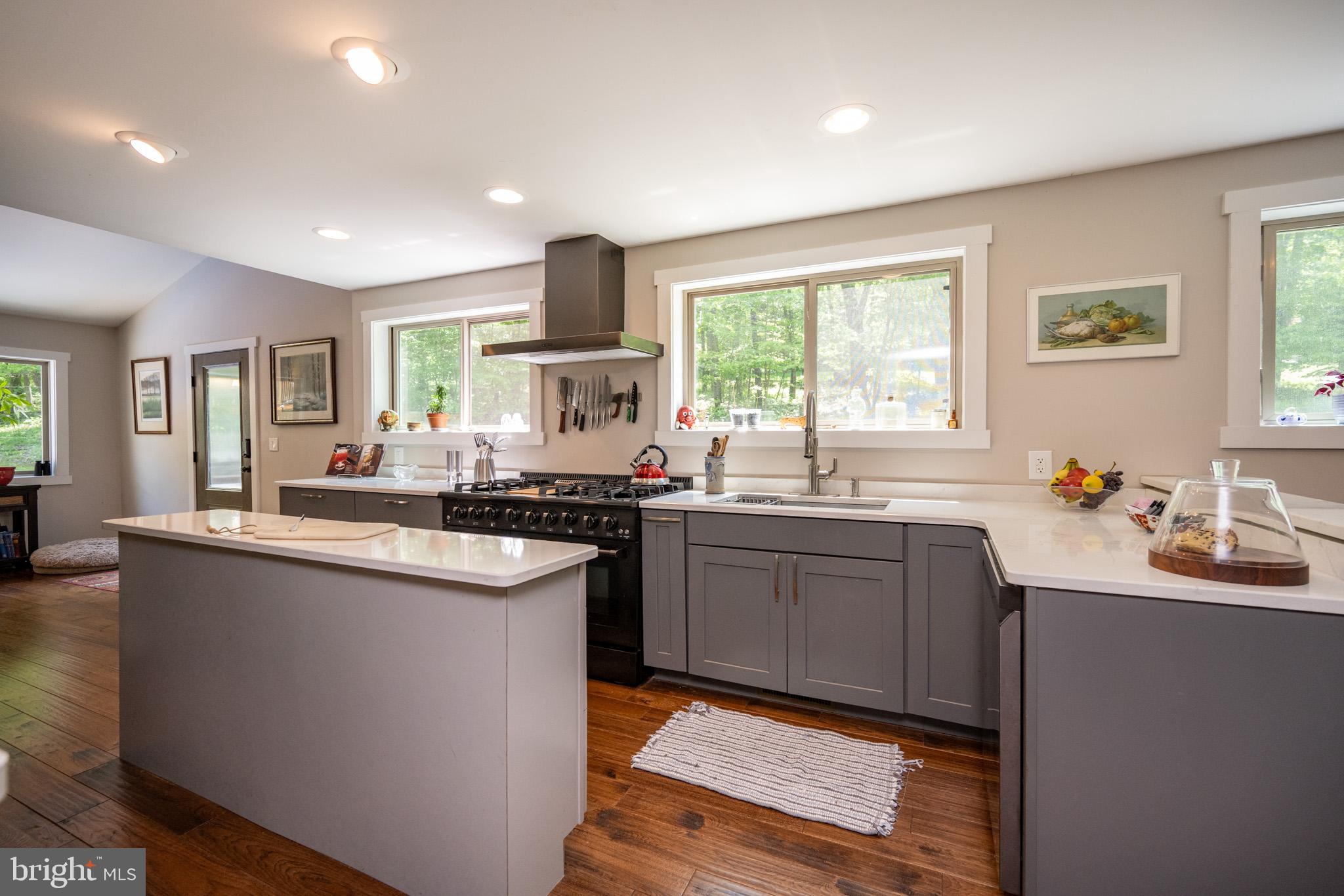 HOYES RUN - Residential