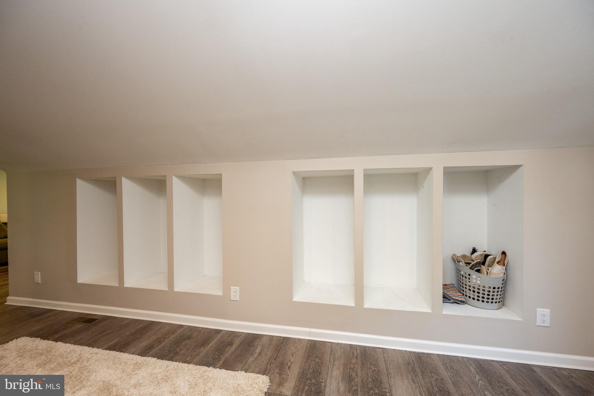 HOYES RUN - Residential