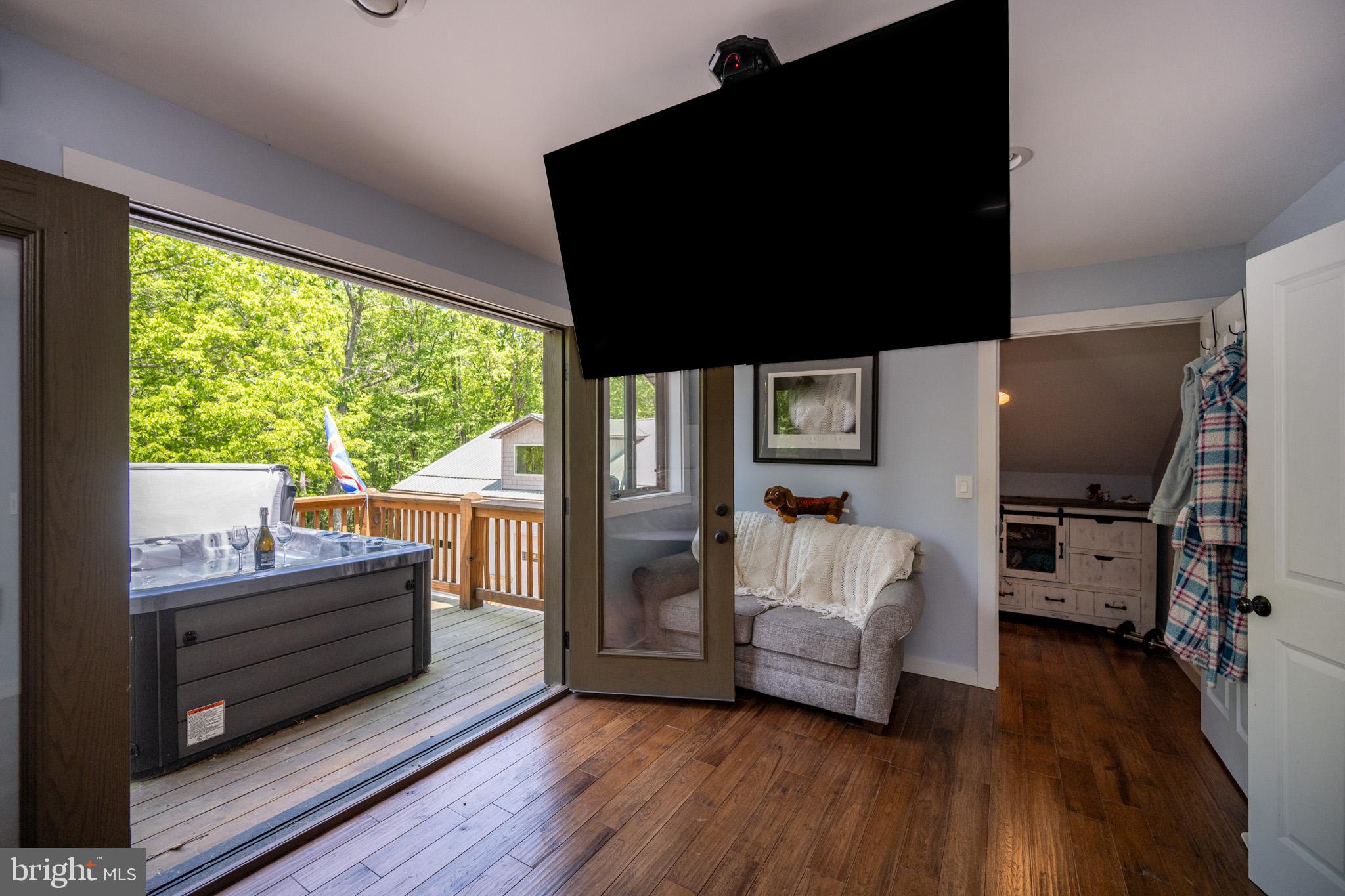 HOYES RUN - Residential