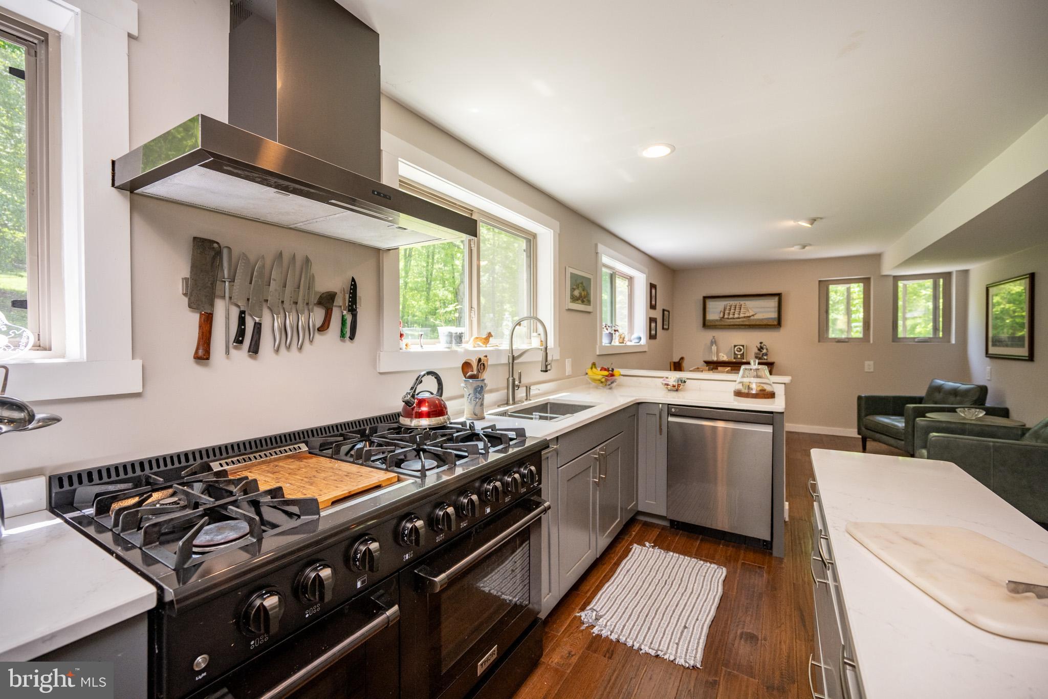 HOYES RUN - Residential