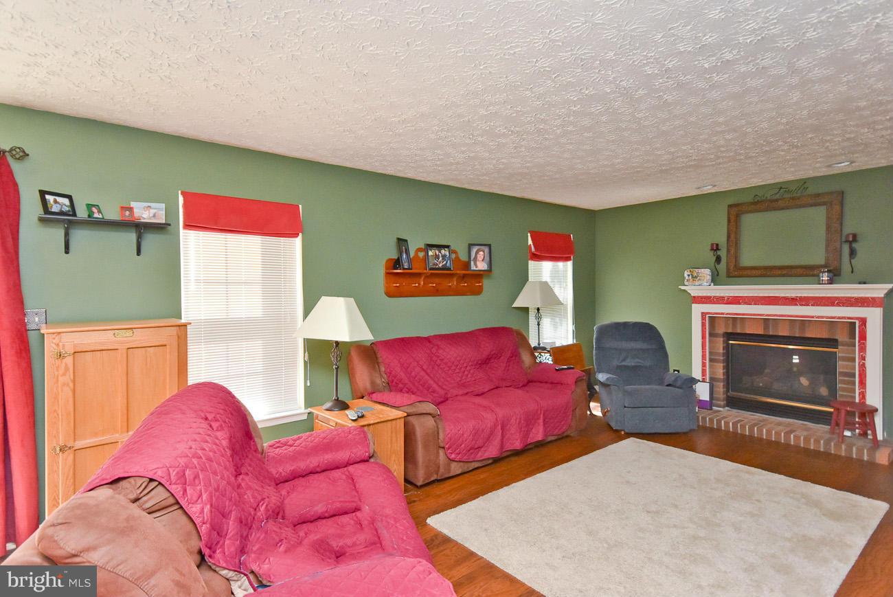 PINEY ORCHARD - Residential