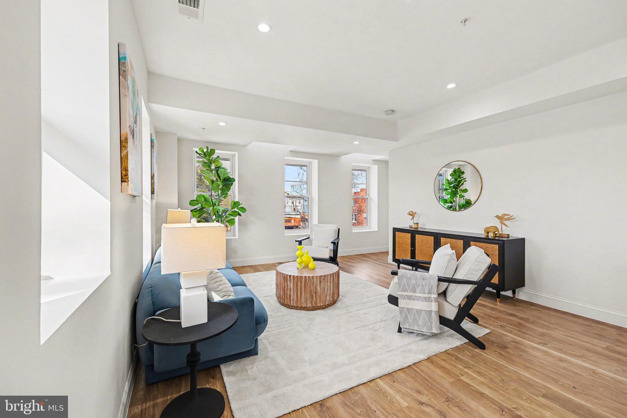 842 MADISON STREET NW 2