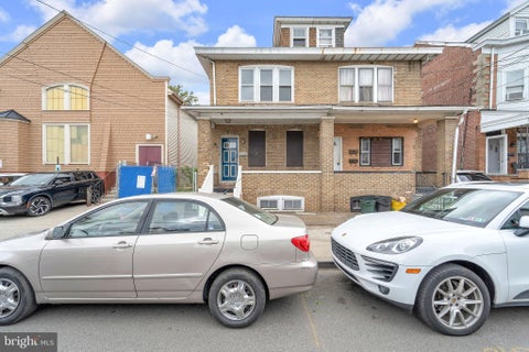 Townhouse For Sale - 609 Chestnut Avenue<br/> TRENTON, NJ 08611