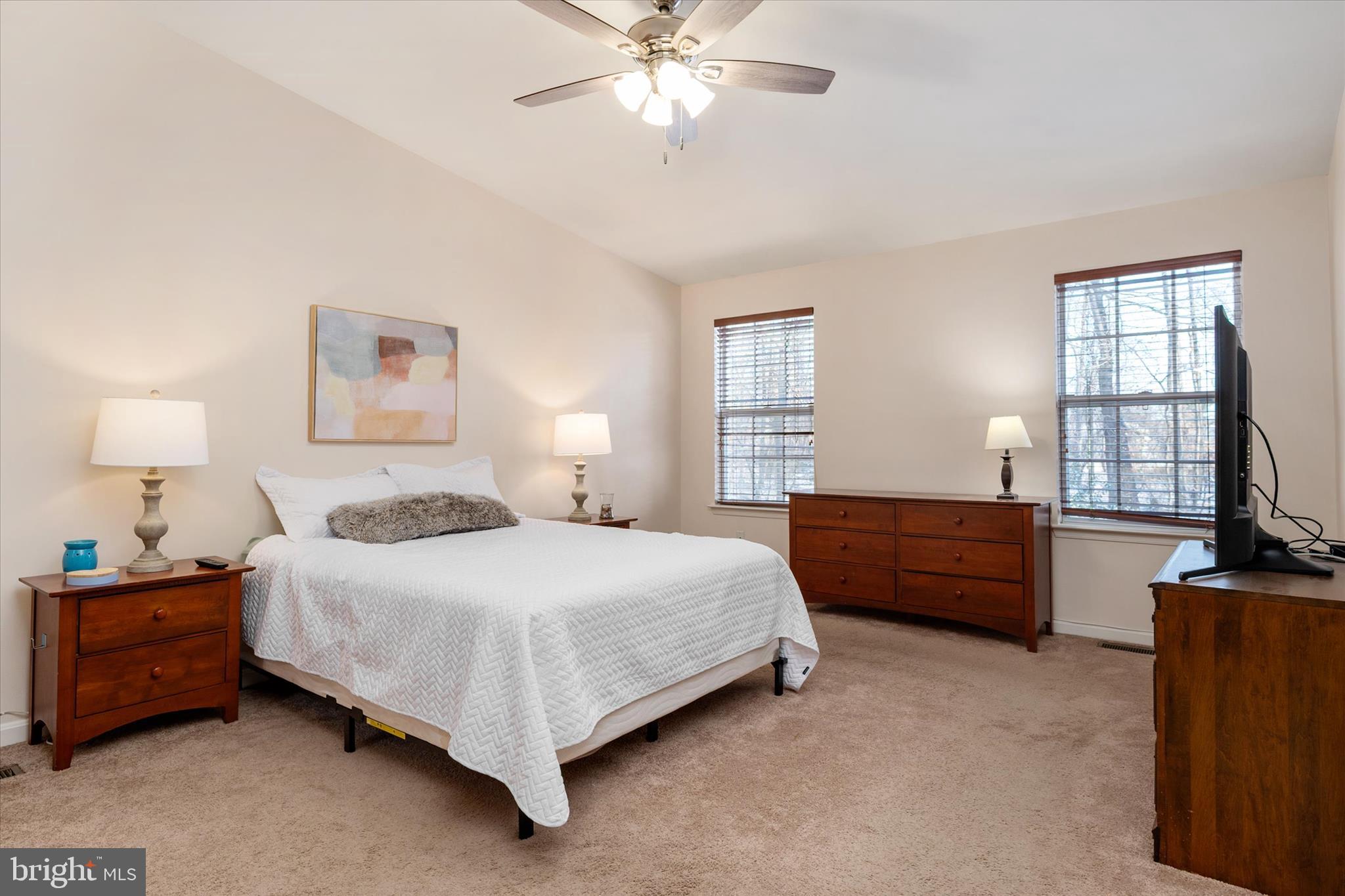 SEVEN OAKS - Residential