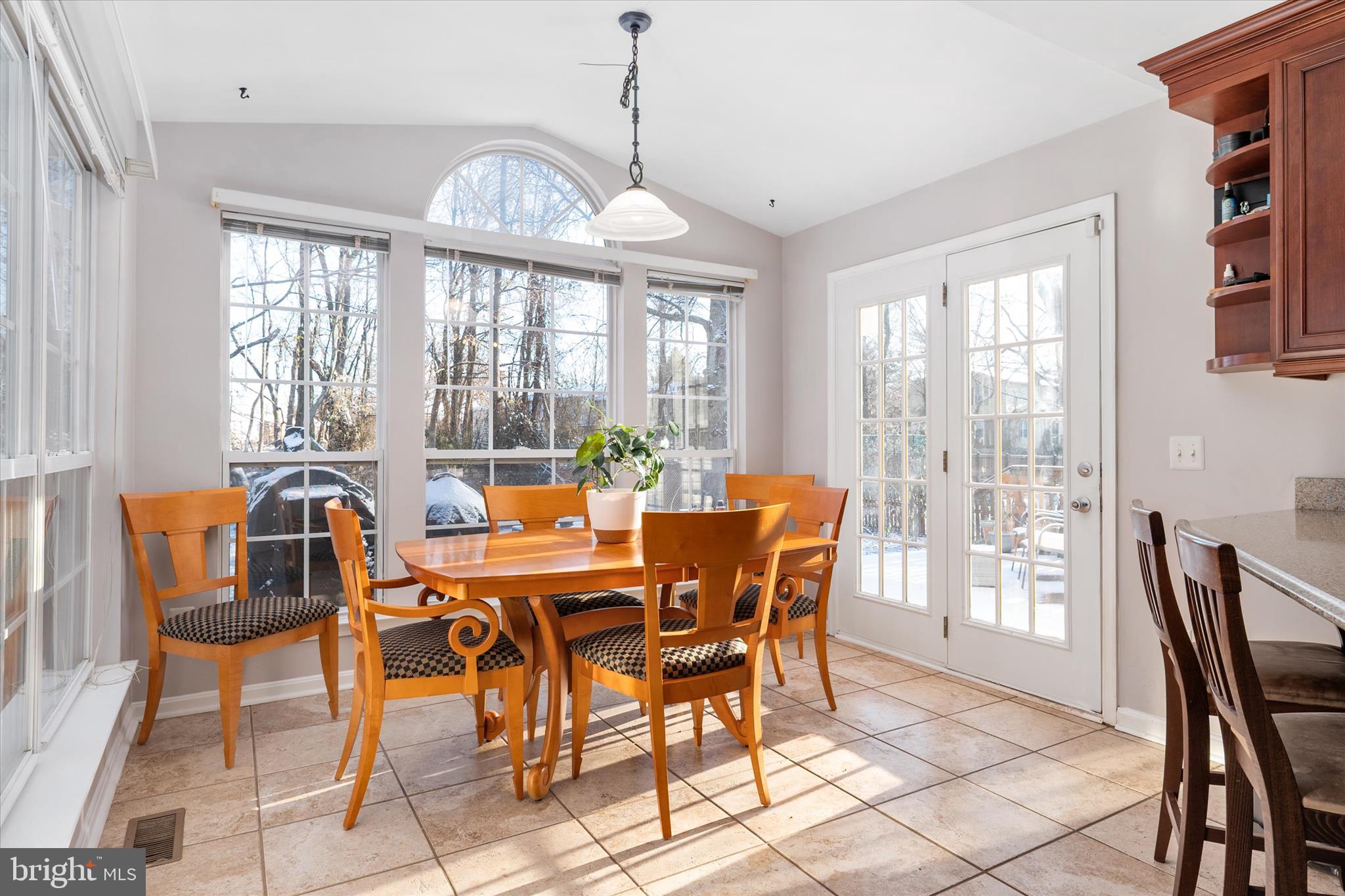 SEVEN OAKS - Residential