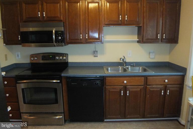 LAKE RIDGE - ANTIETAM - Residential Lease