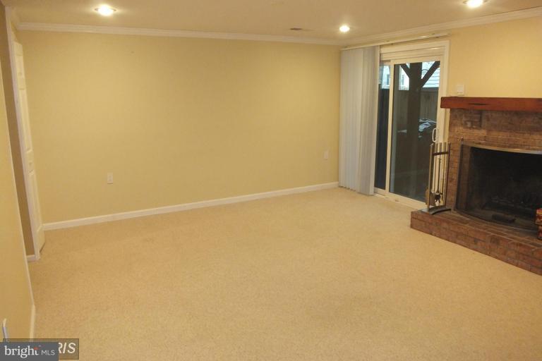 LAKE RIDGE - ANTIETAM - Residential Lease