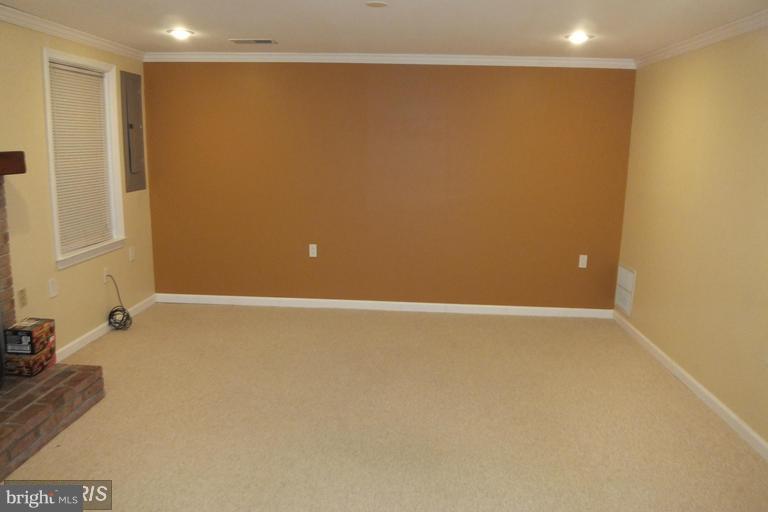 LAKE RIDGE - ANTIETAM - Residential Lease