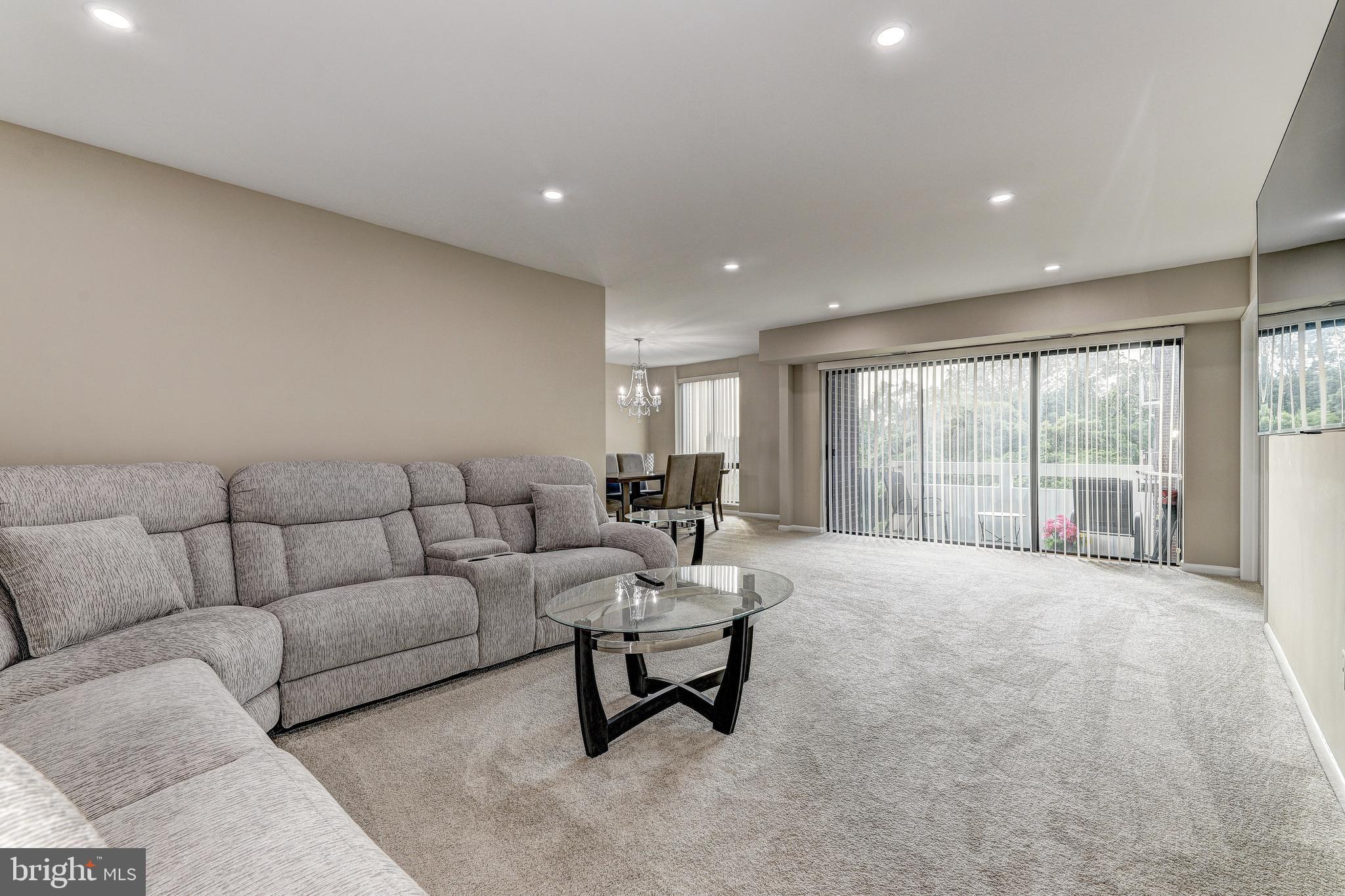 SUBURBAN OAKS - Residential