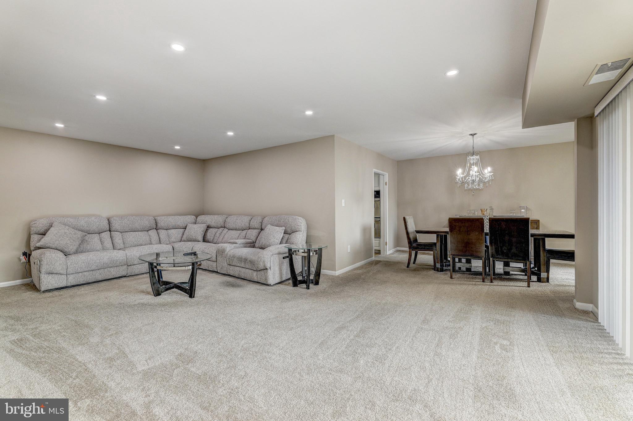 SUBURBAN OAKS - Residential