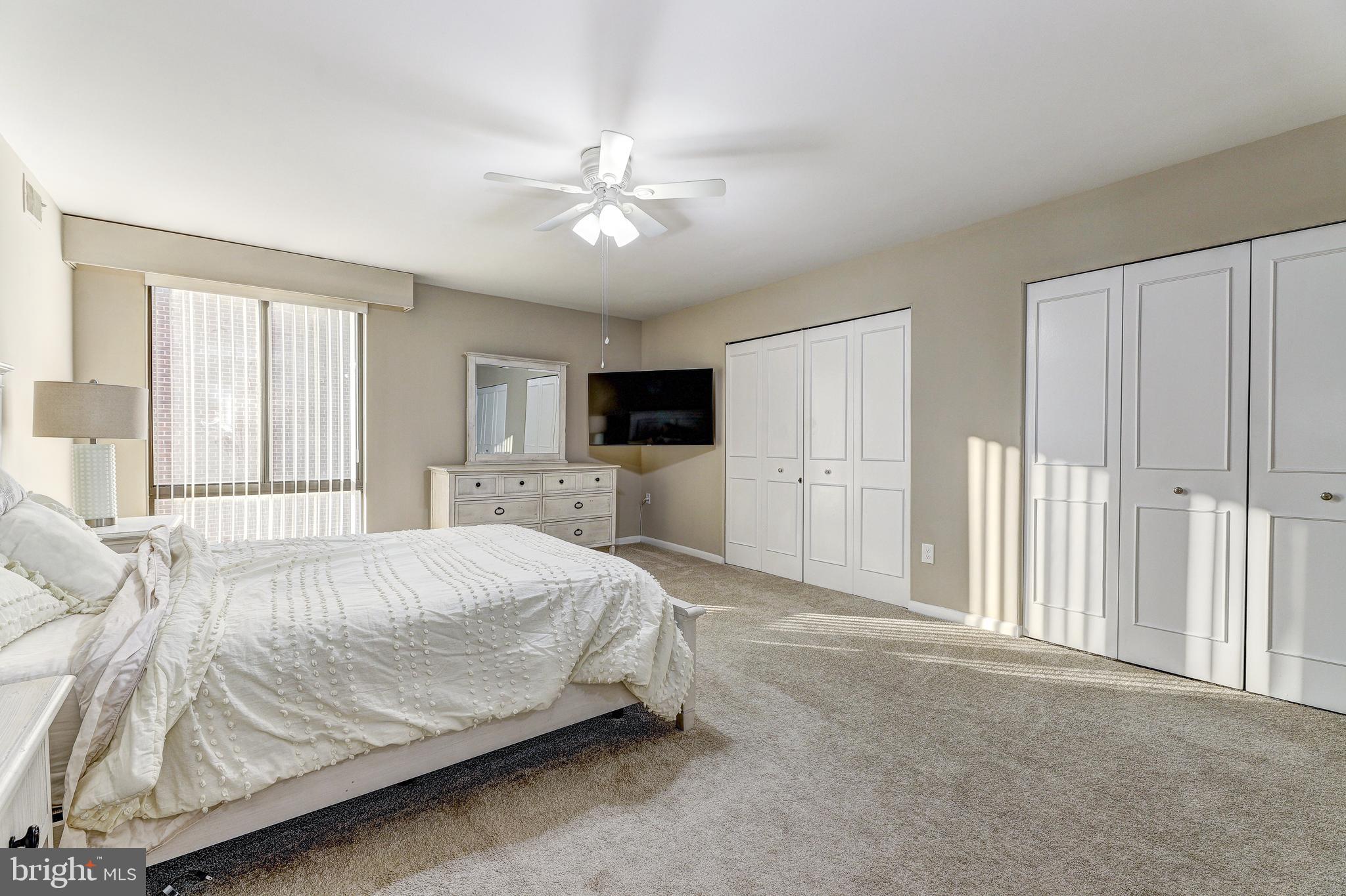 SUBURBAN OAKS - Residential