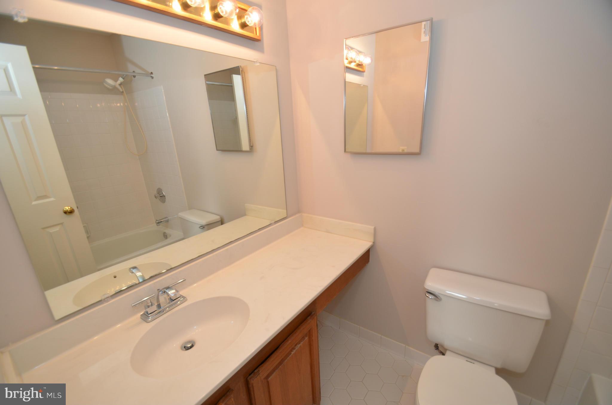 MC HENRY HEIGHTS - Residential Lease