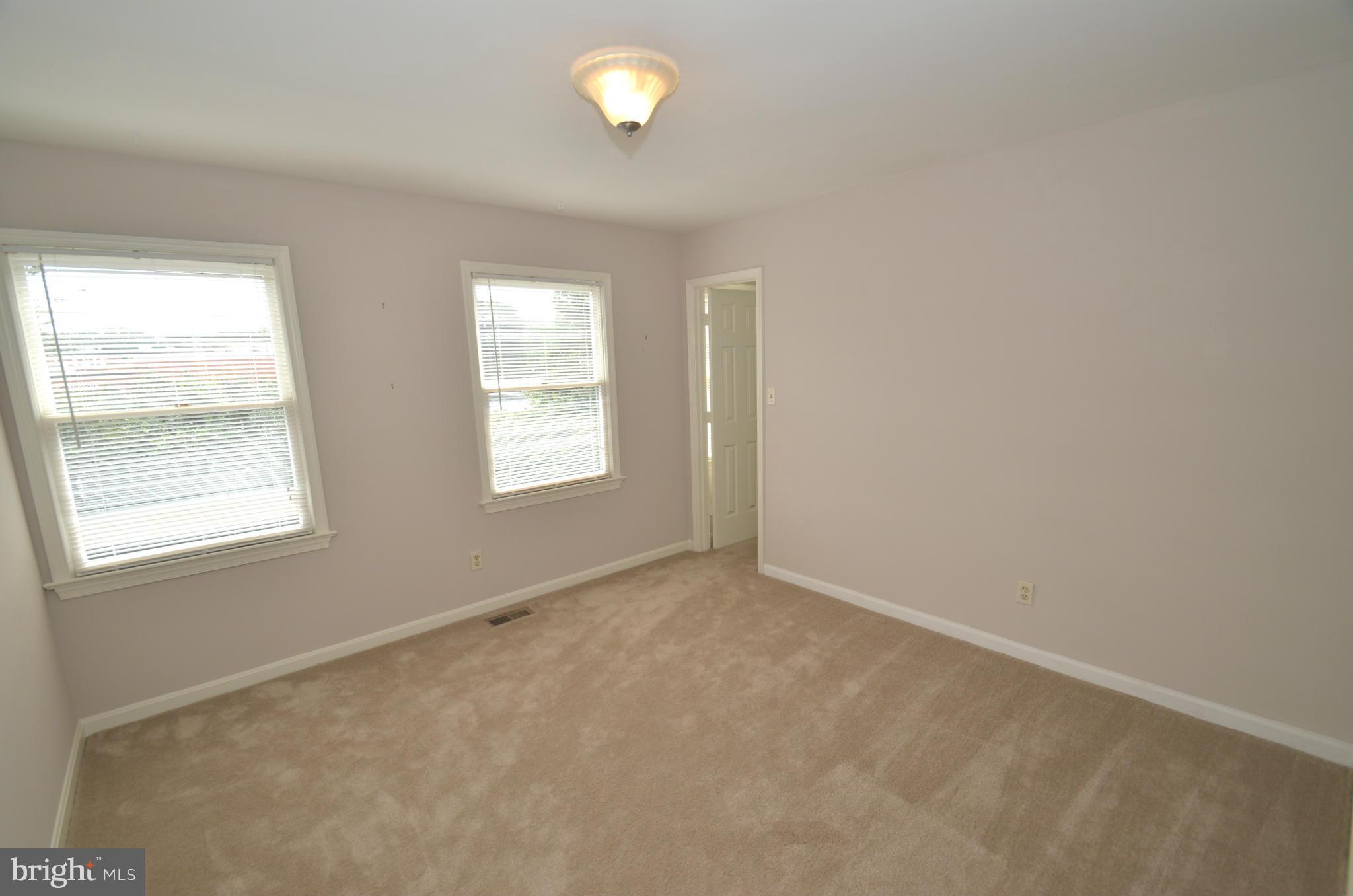 MC HENRY HEIGHTS - Residential Lease