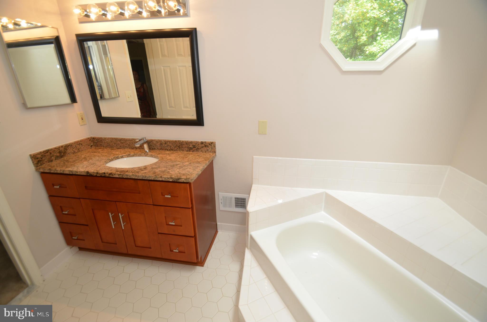 MC HENRY HEIGHTS - Residential Lease