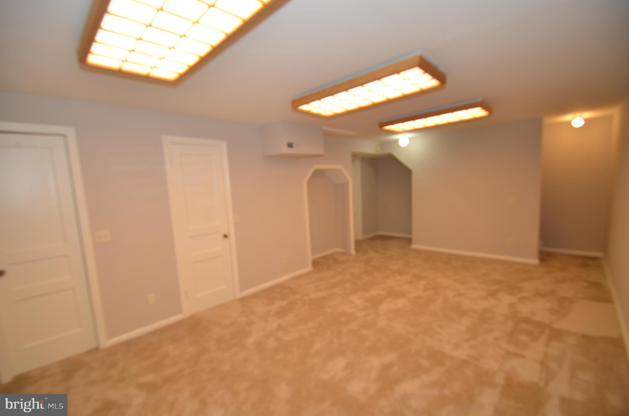 MC HENRY HEIGHTS - Residential Lease