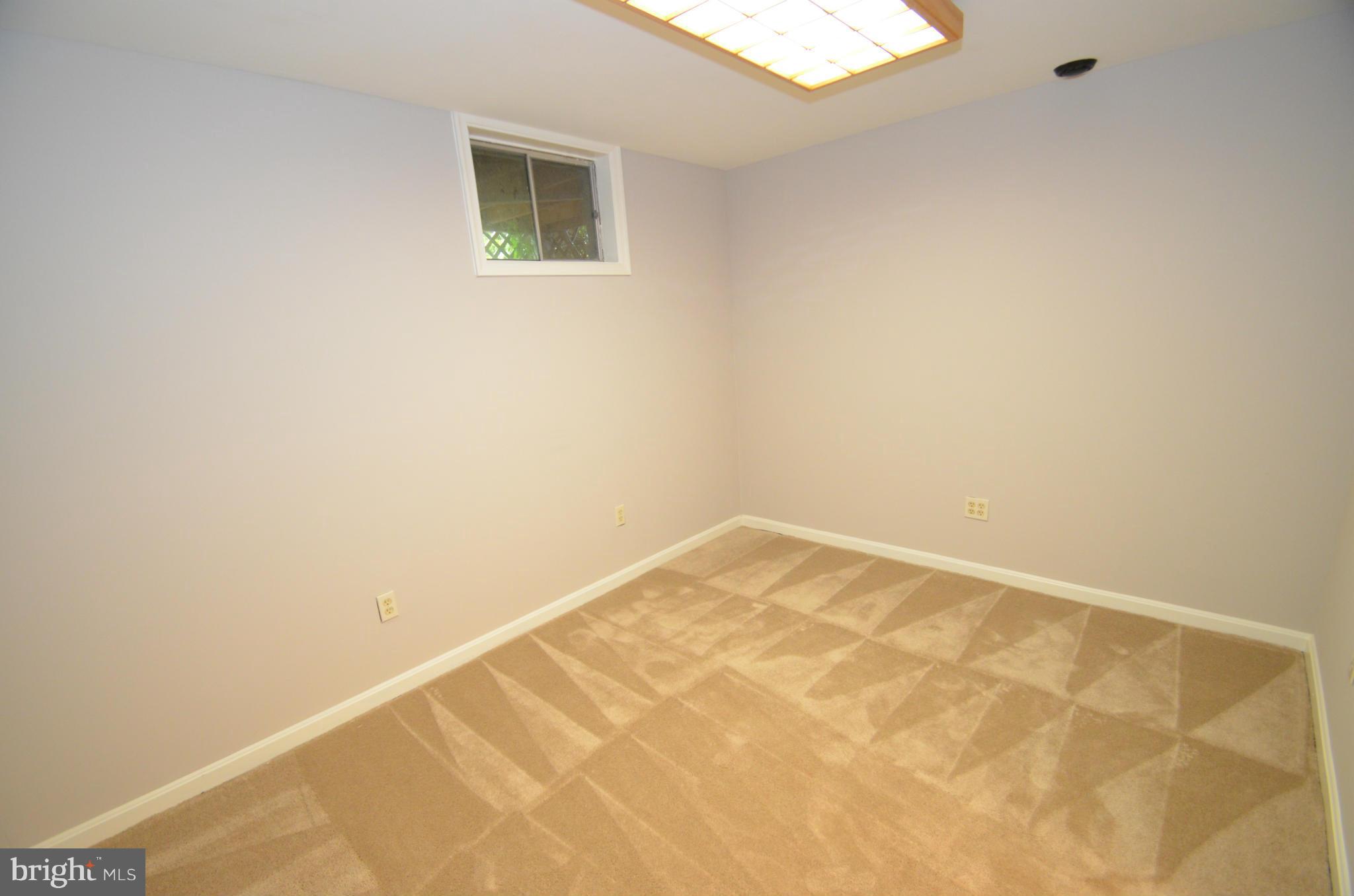 MC HENRY HEIGHTS - Residential Lease