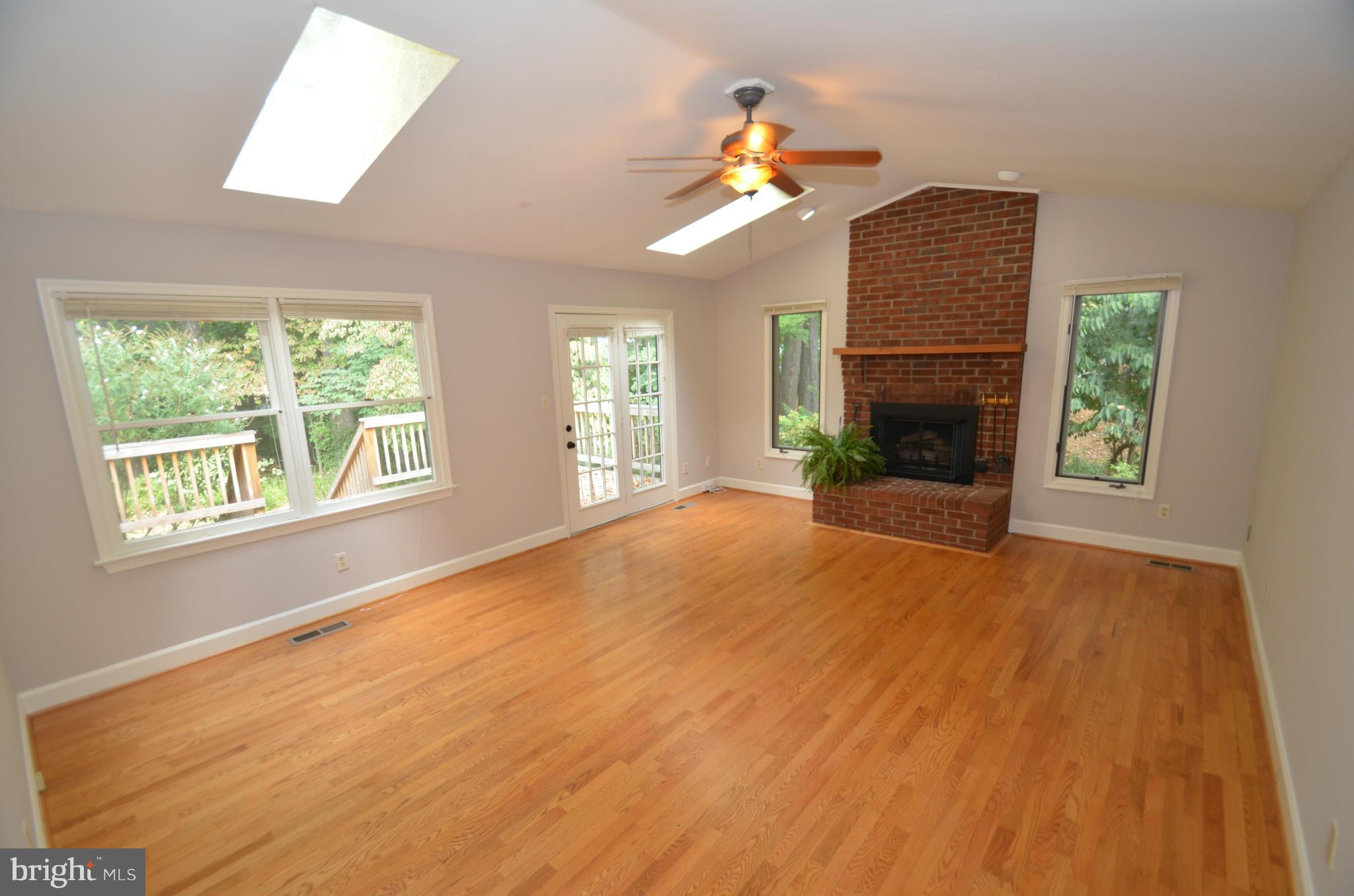 MC HENRY HEIGHTS - Residential Lease