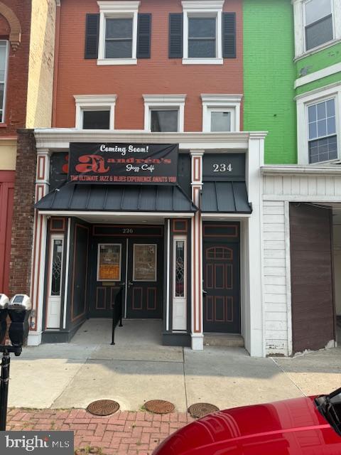 3BR/1BA 1,500 sq. Ft. Newly renovated apartment unit. This impressively large unit is conveniently located in a walkable community with the Septa bus route steps outside the door; new grocery store across the street; school bus pick up; retail shops; restaurants and entertainment venues; two community parks and the new Septa/Amtrak train station coming soon. Plenty of living space for the entire family!