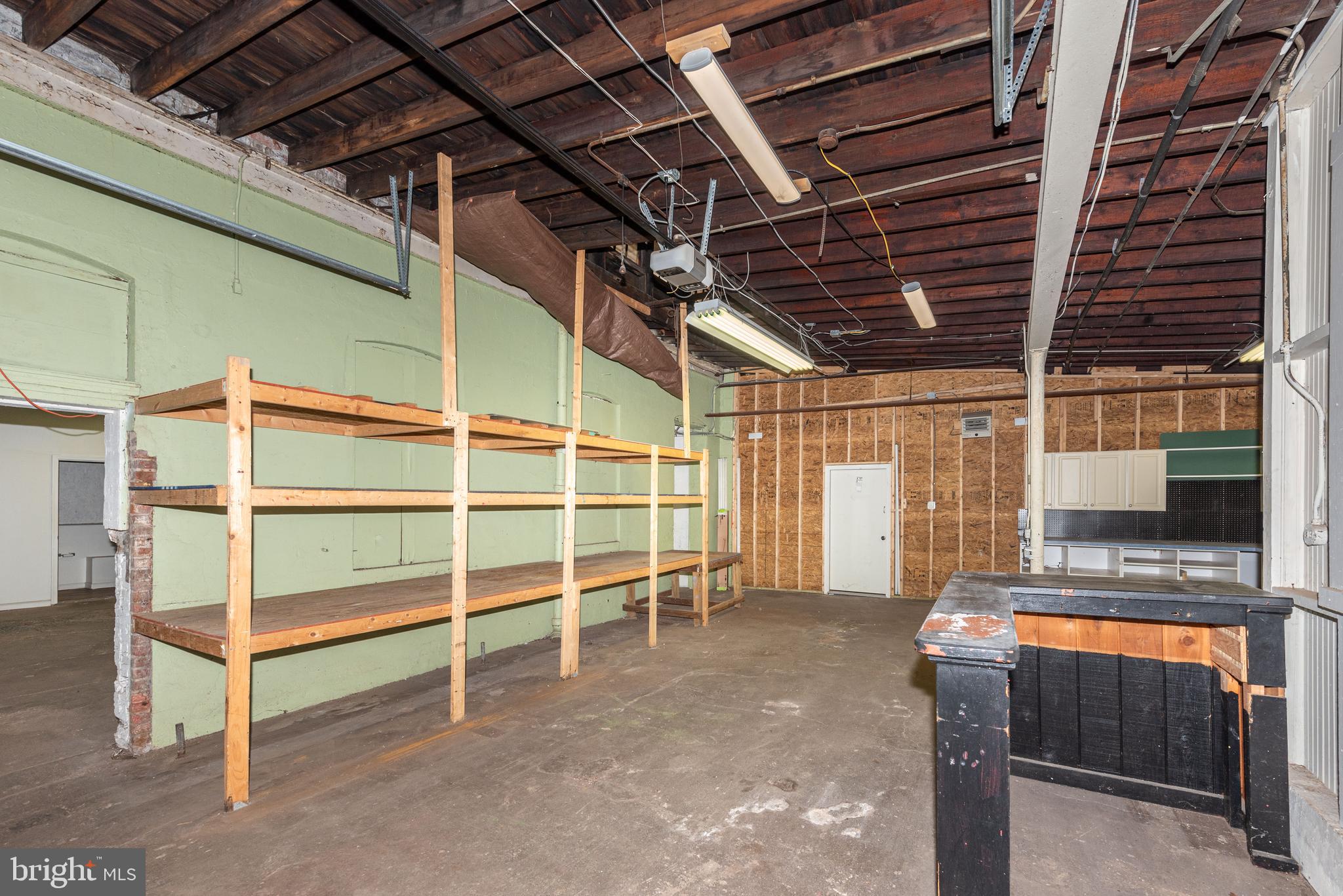 HIGHLANDTOWN - Commercial Lease