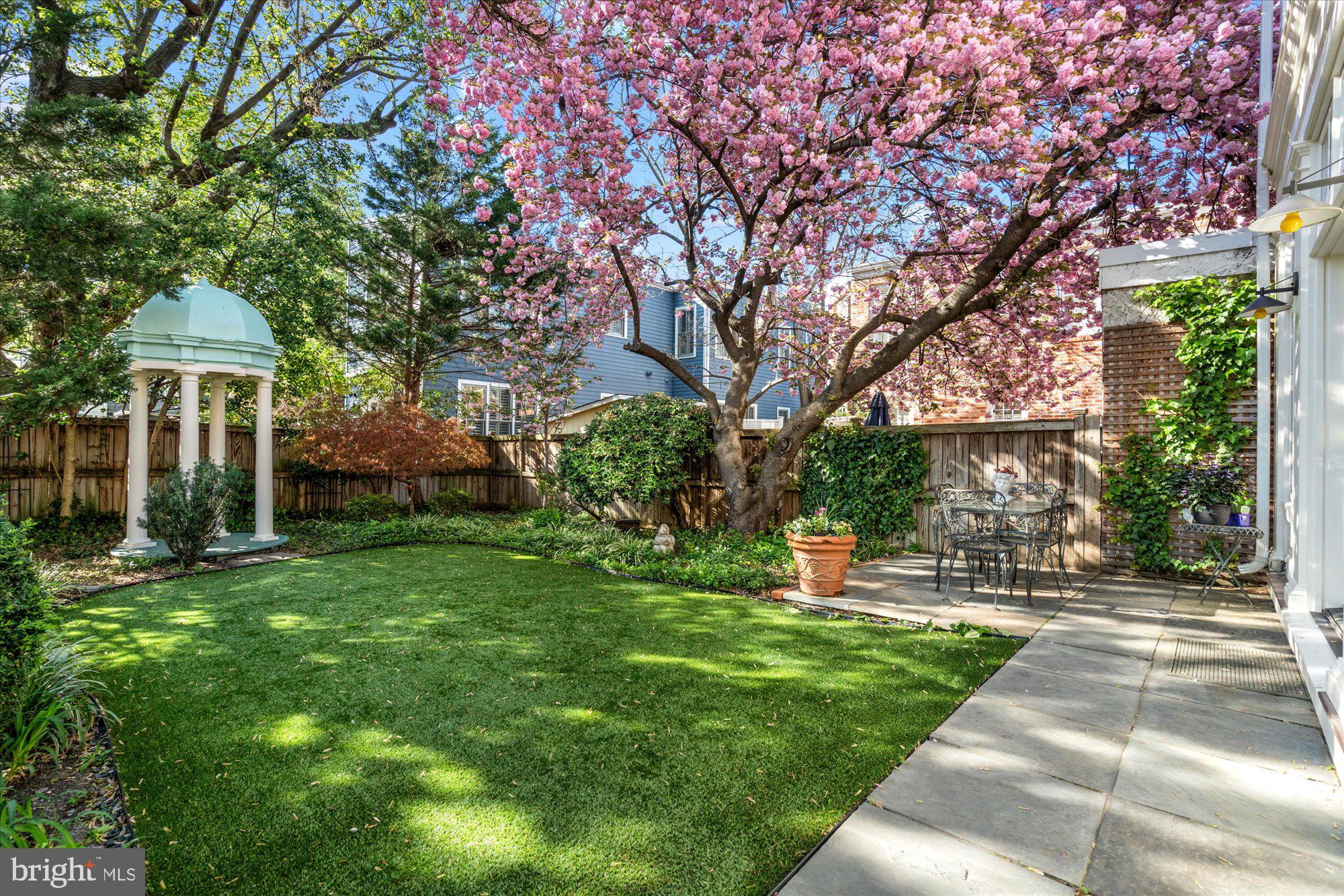 OLD TOWN - Residential