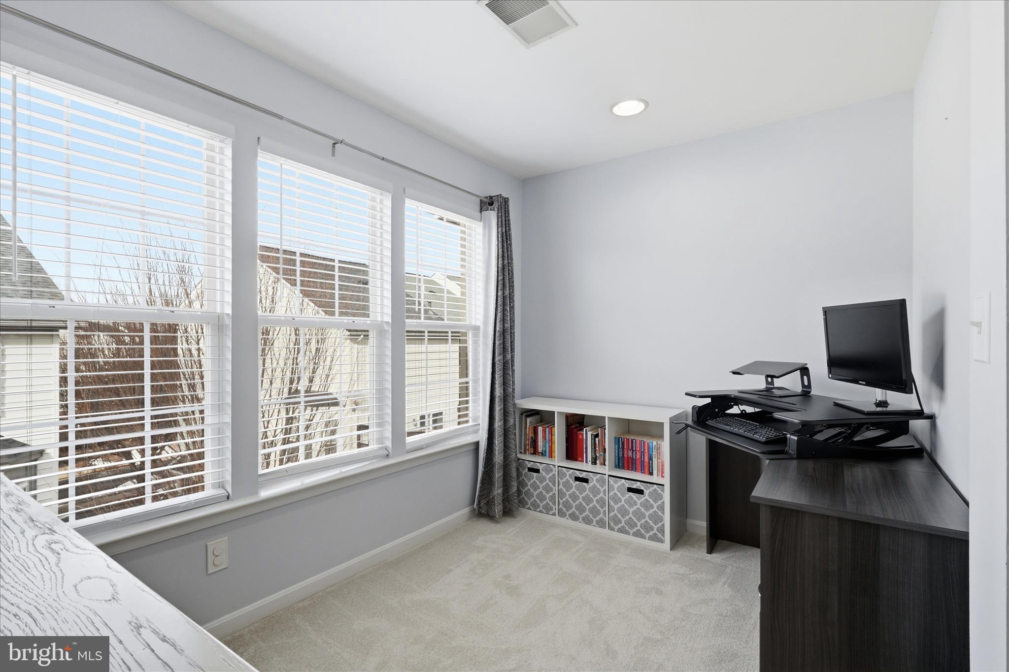 POTOMAC LAKES - Residential