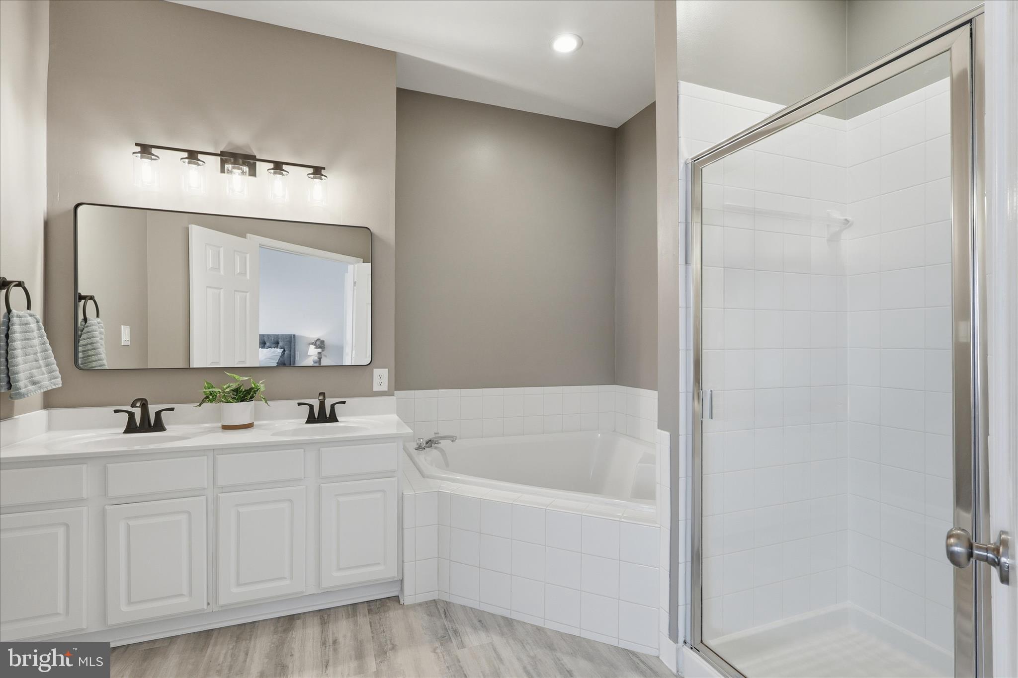 POTOMAC LAKES - Residential