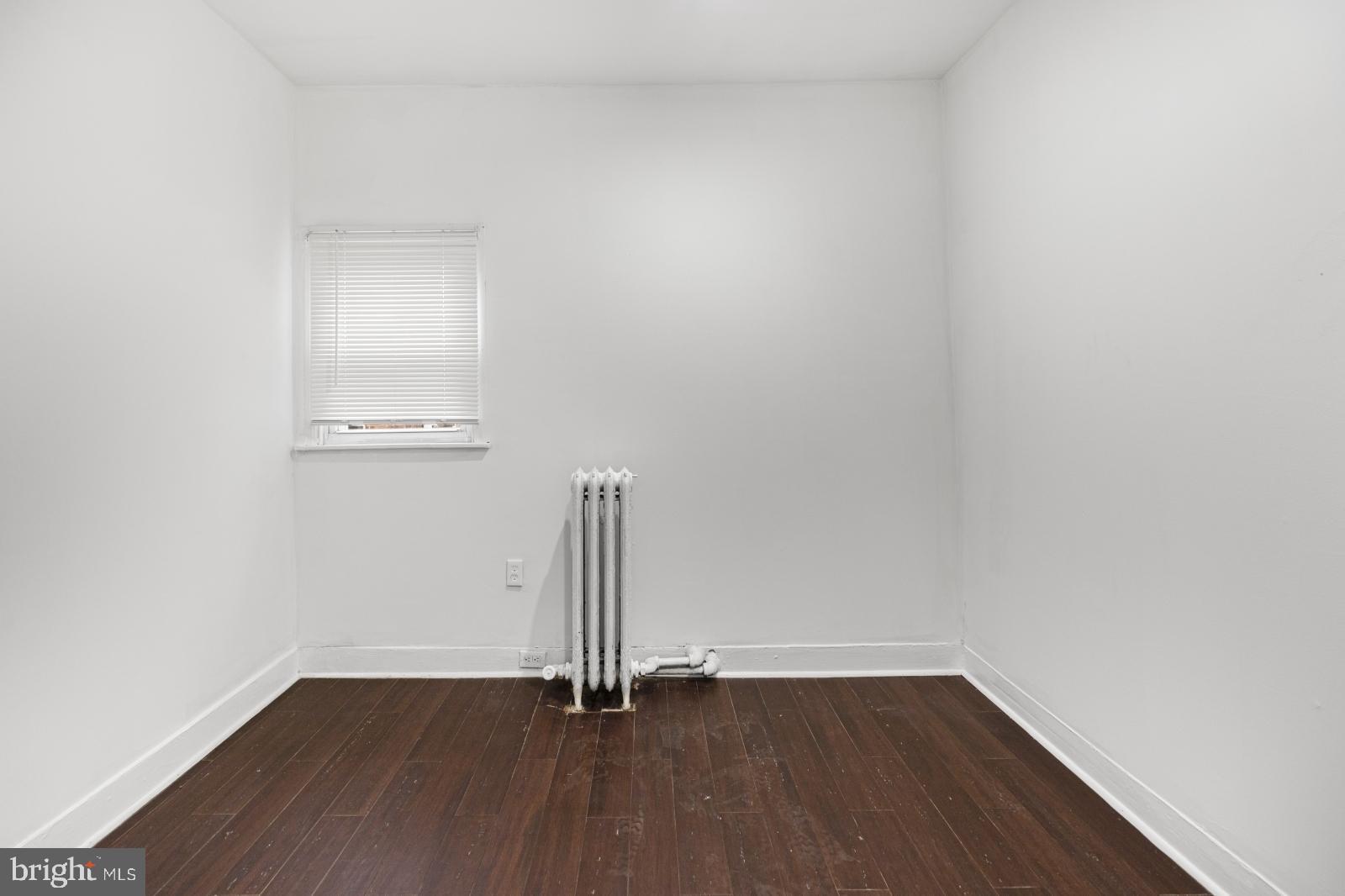 PORT RICHMOND - Residential Lease