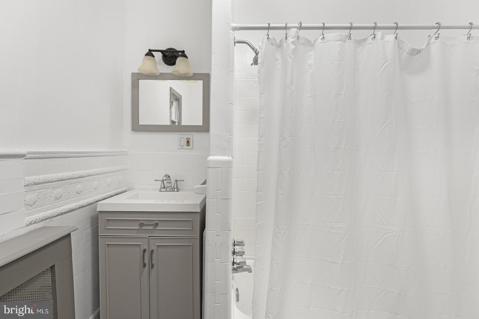 PORT RICHMOND - Residential Lease