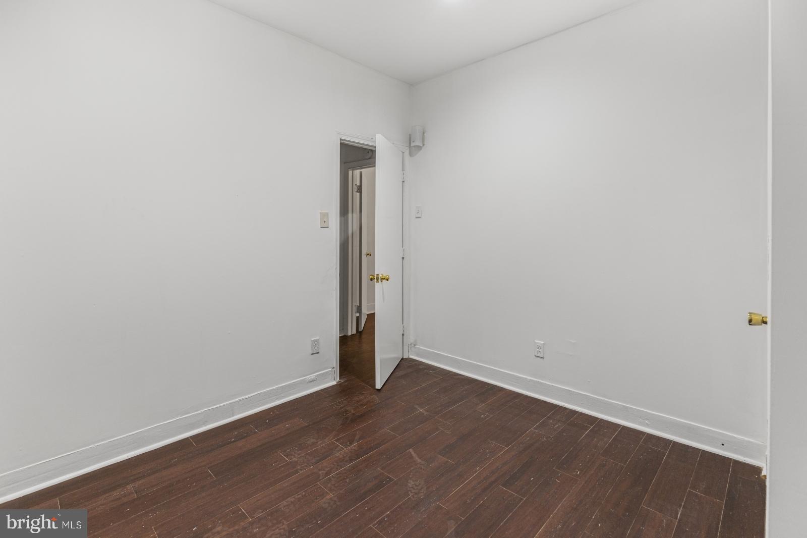 PORT RICHMOND - Residential Lease