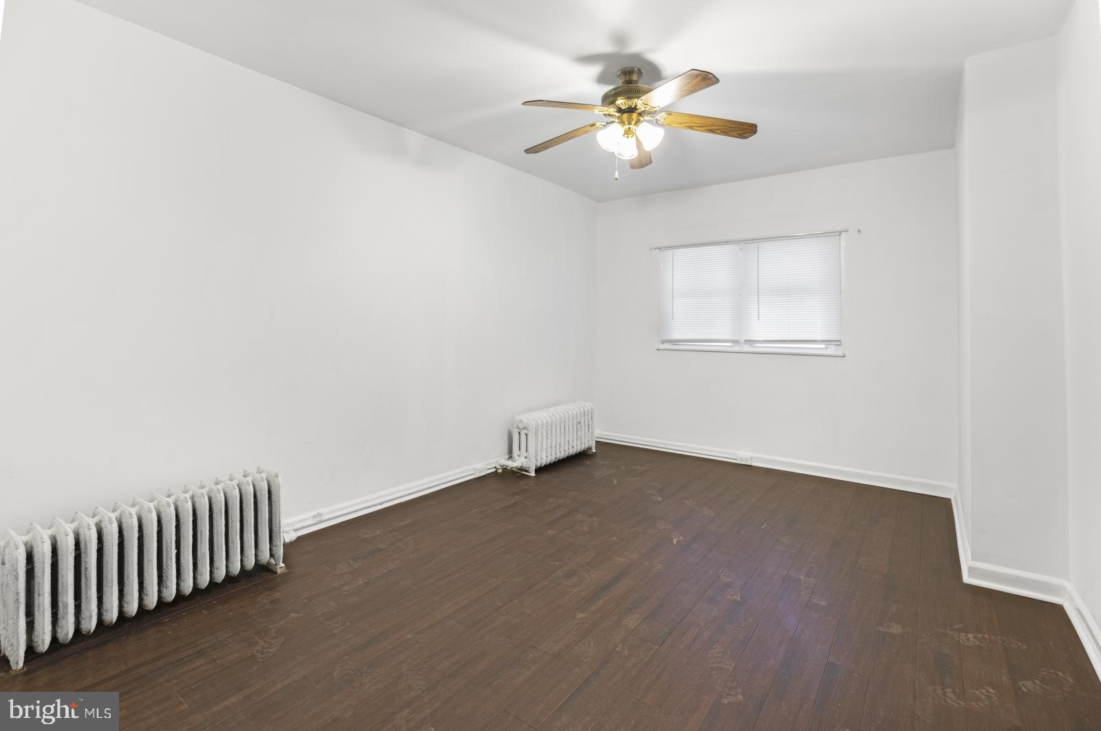 PORT RICHMOND - Residential Lease