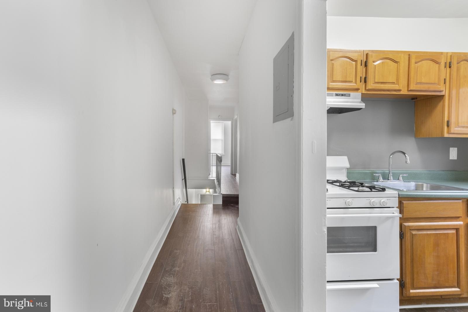 PORT RICHMOND - Residential Lease