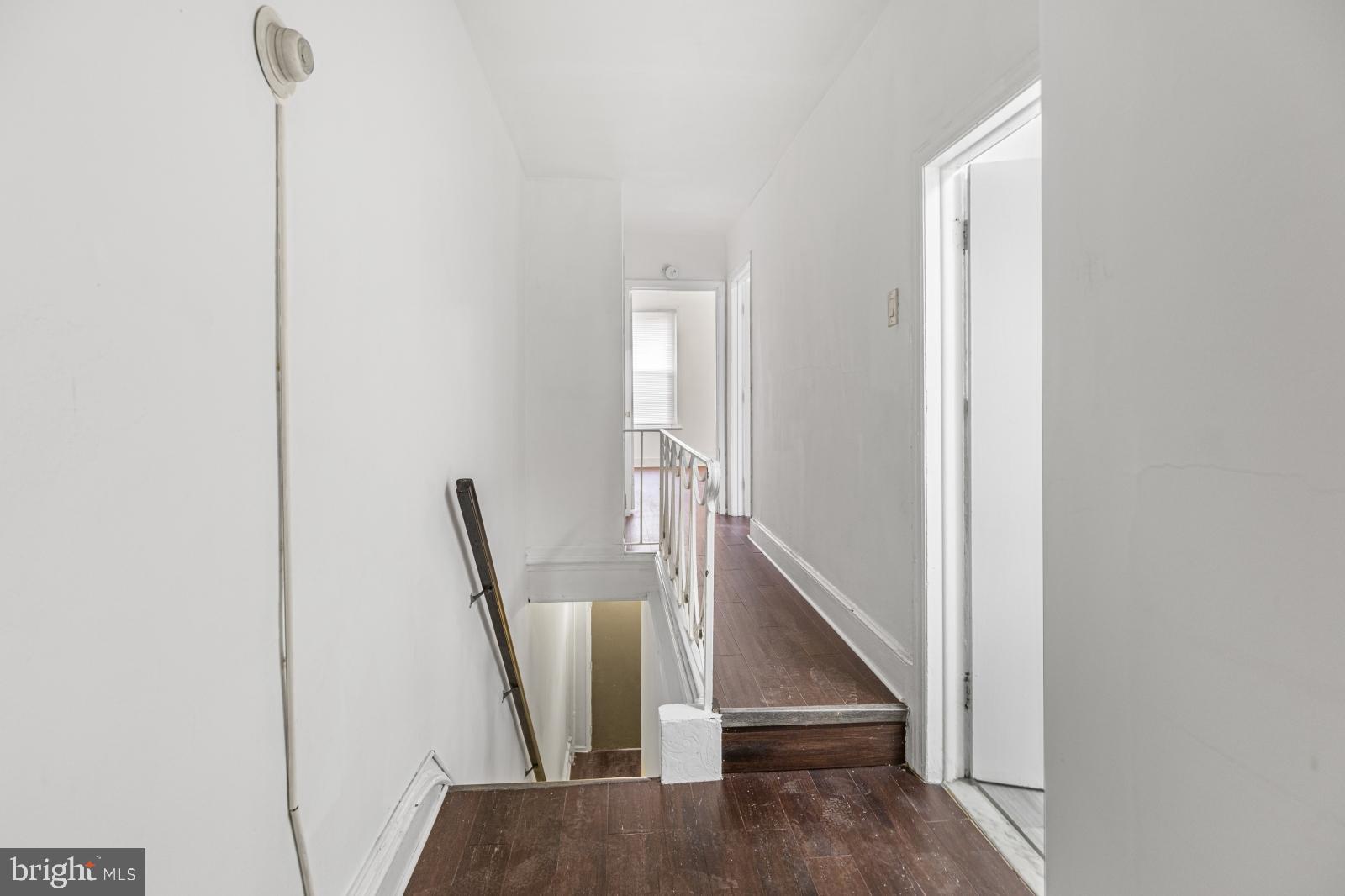 PORT RICHMOND - Residential Lease