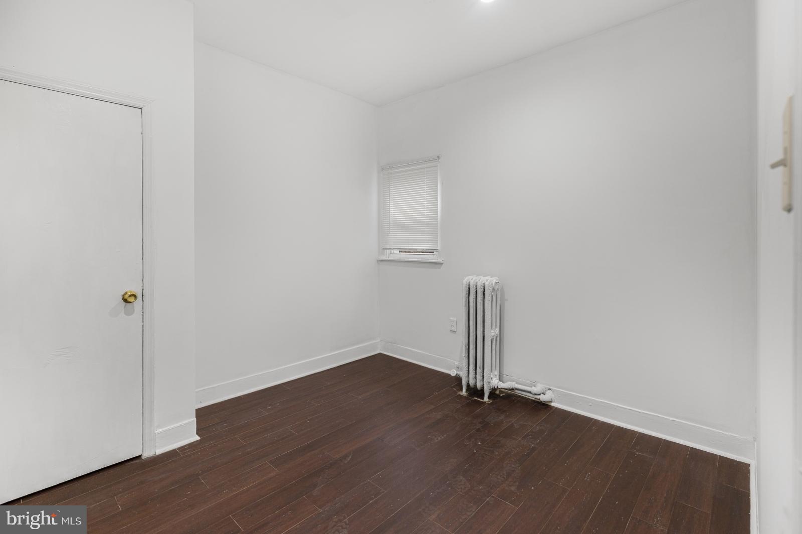 PORT RICHMOND - Residential Lease