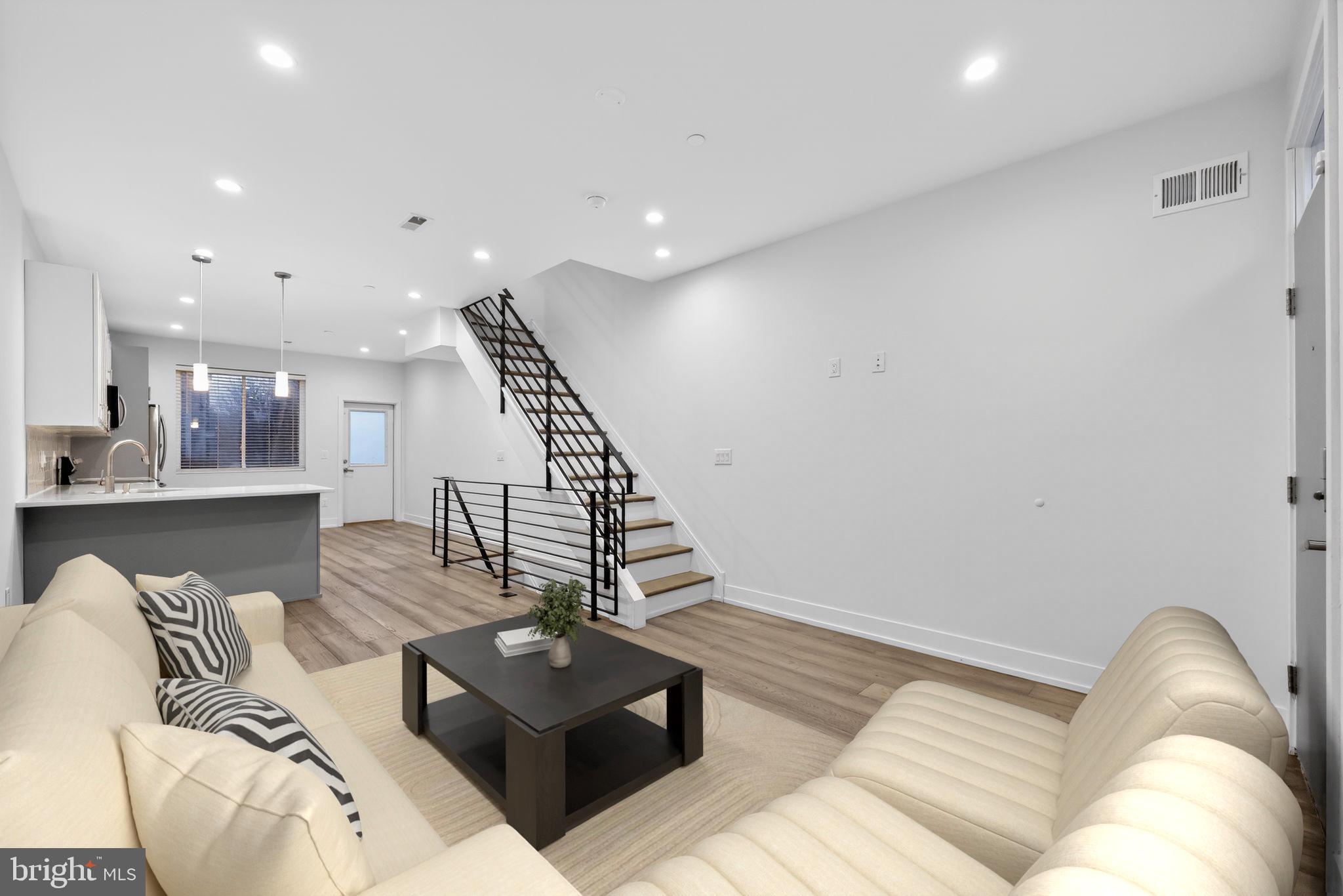 PORT RICHMOND - Residential