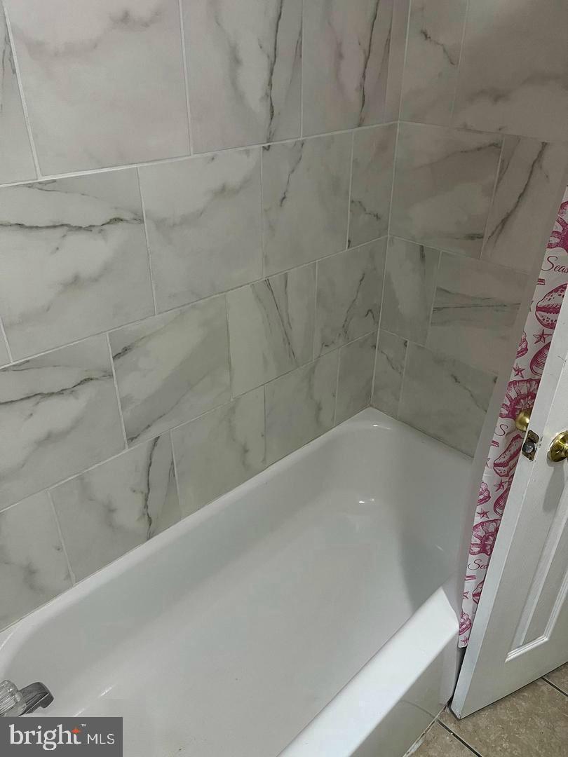 ALBEMARLE SQUARE - Residential