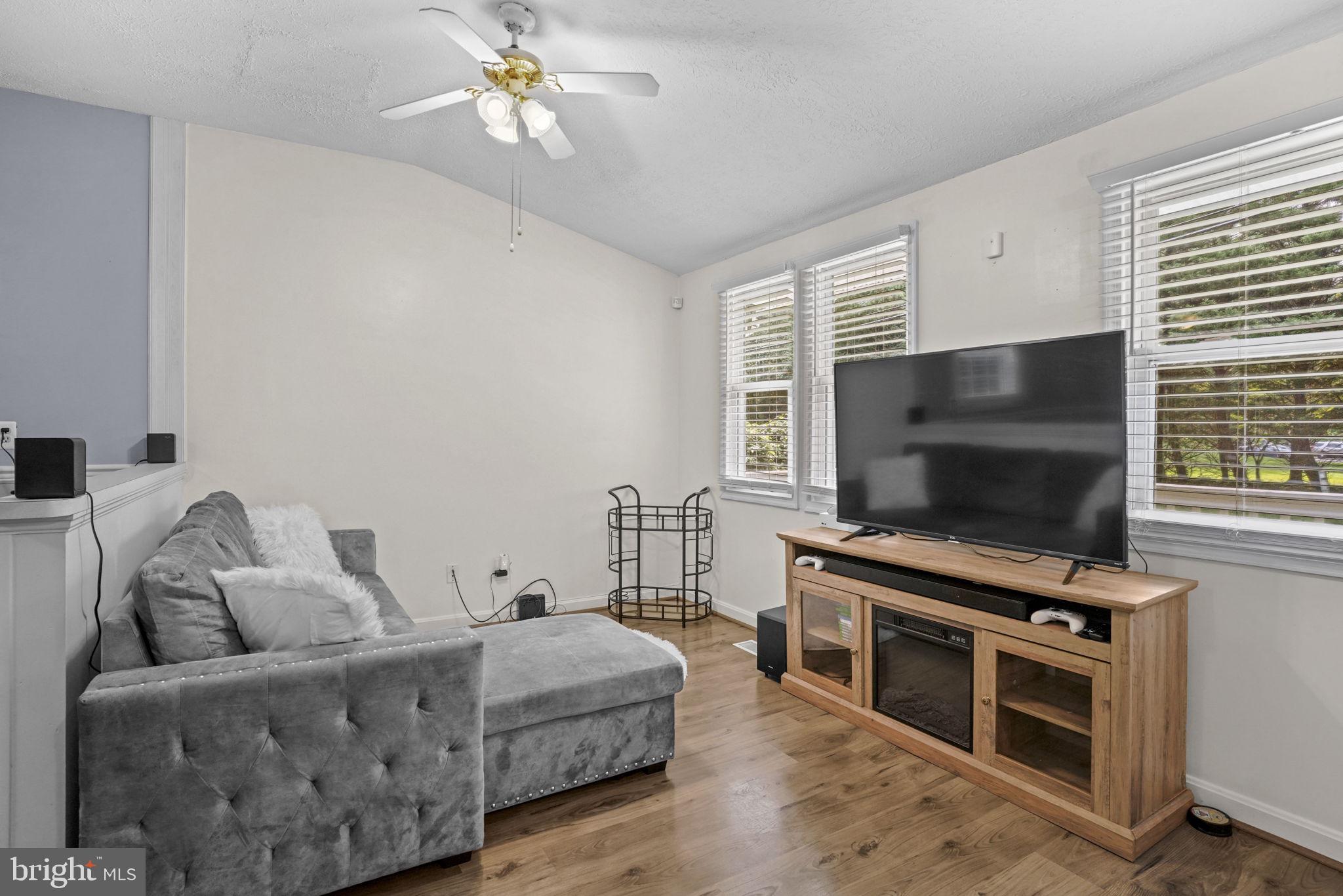 EAGLE HARBOR - Residential