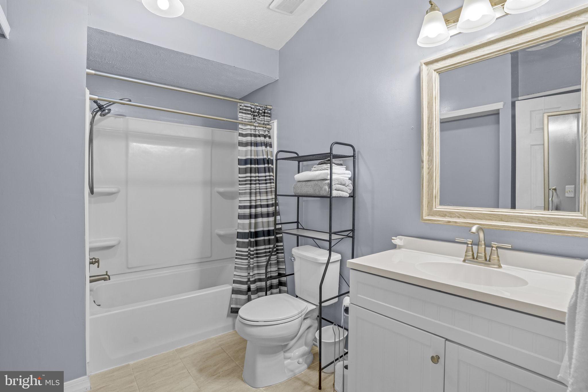 EAGLE HARBOR - Residential