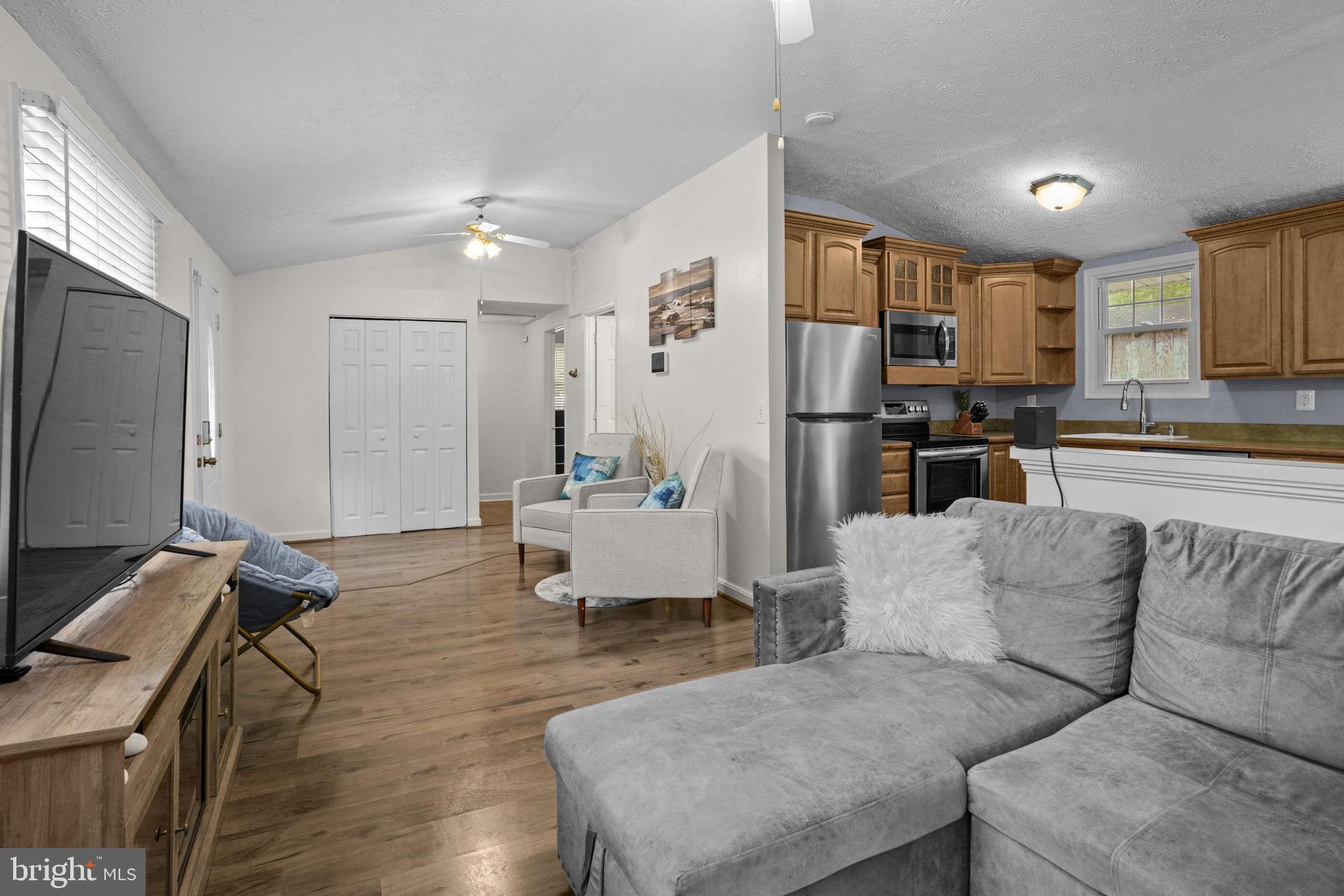 EAGLE HARBOR - Residential