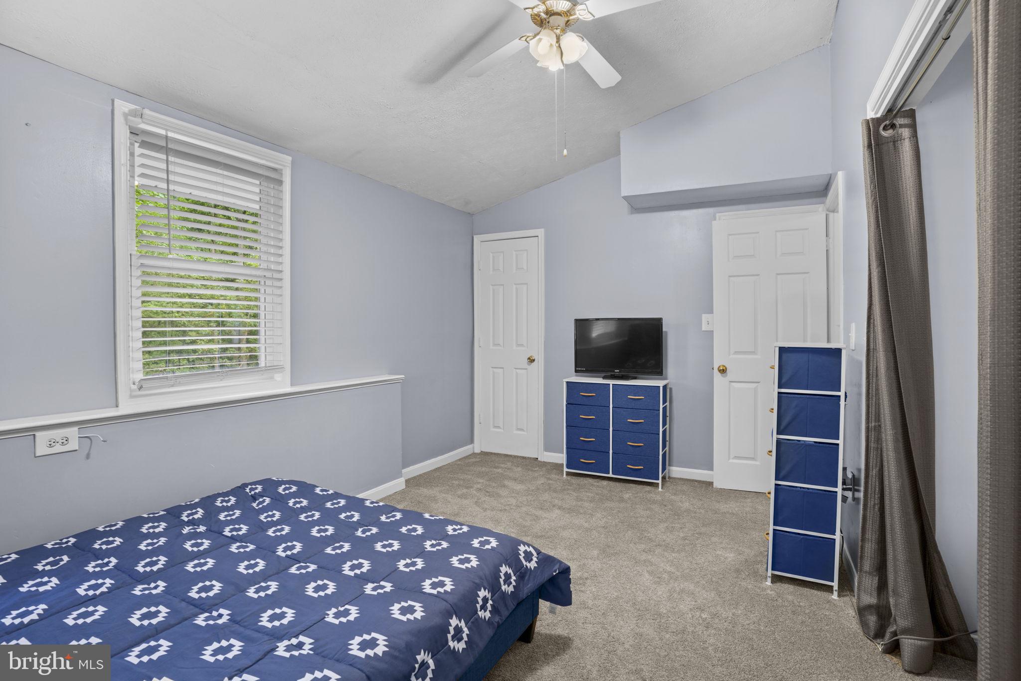 EAGLE HARBOR - Residential