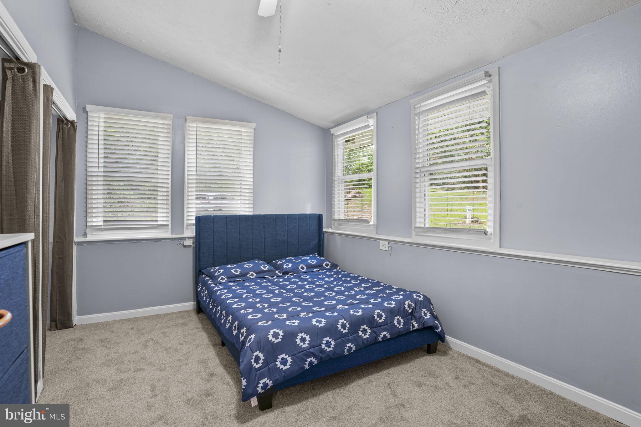 EAGLE HARBOR - Residential