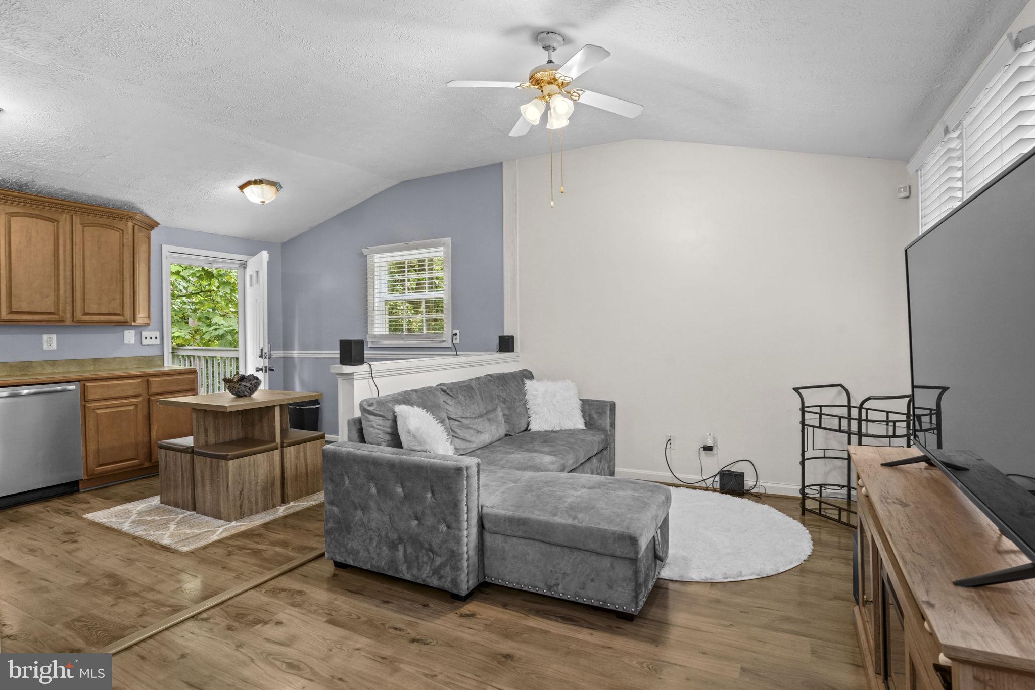 EAGLE HARBOR - Residential