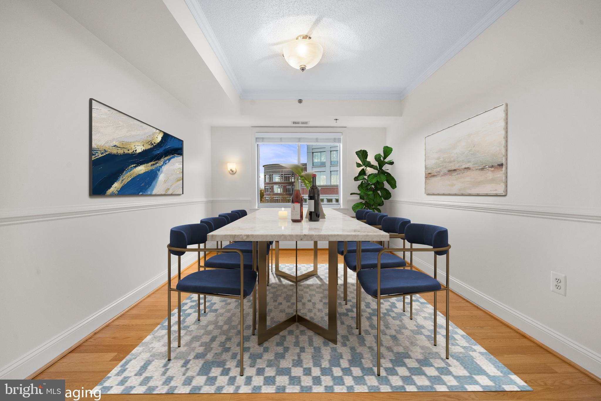 CARLYLE TOWERS - Residential