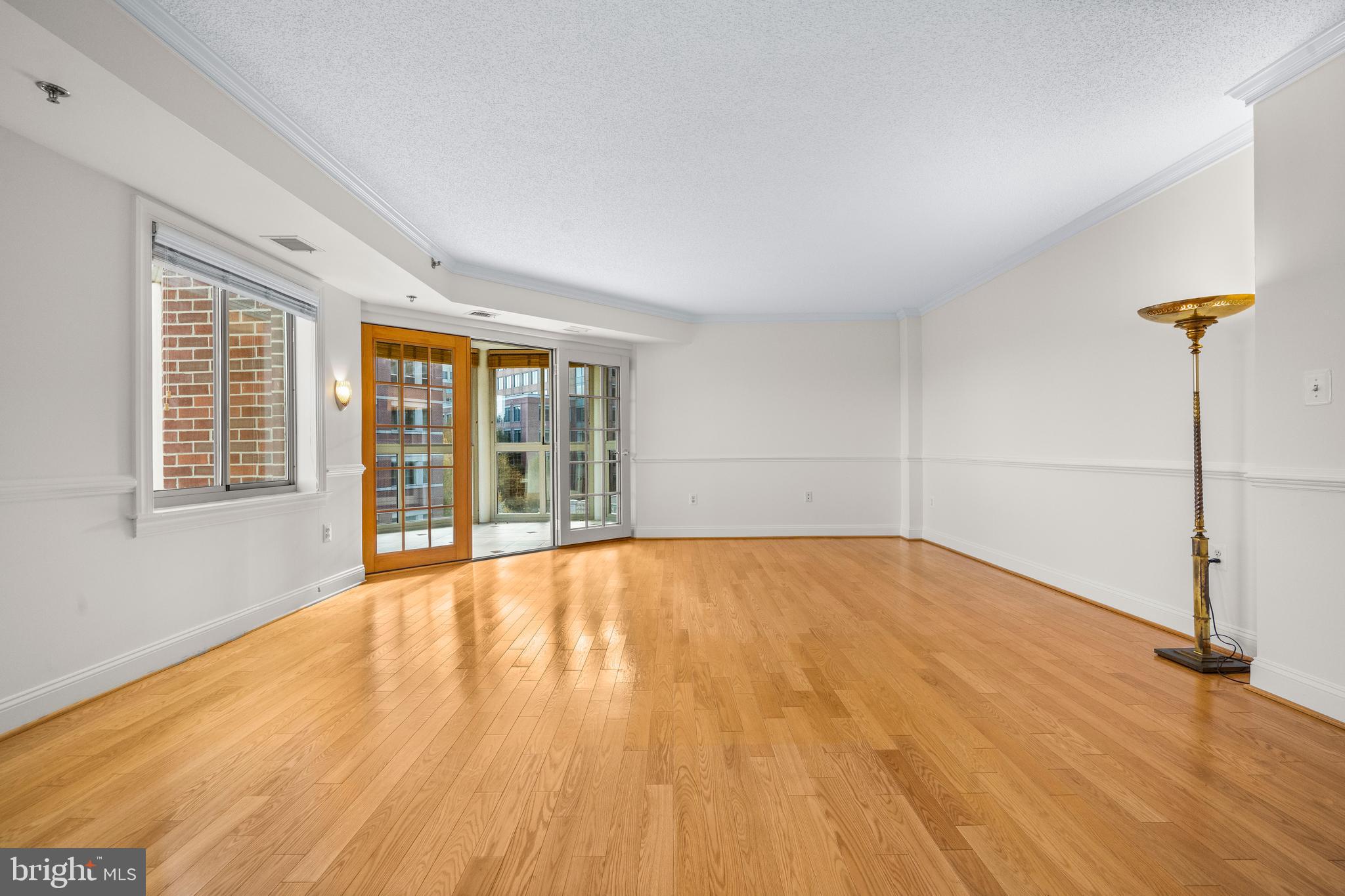 CARLYLE TOWERS - Residential