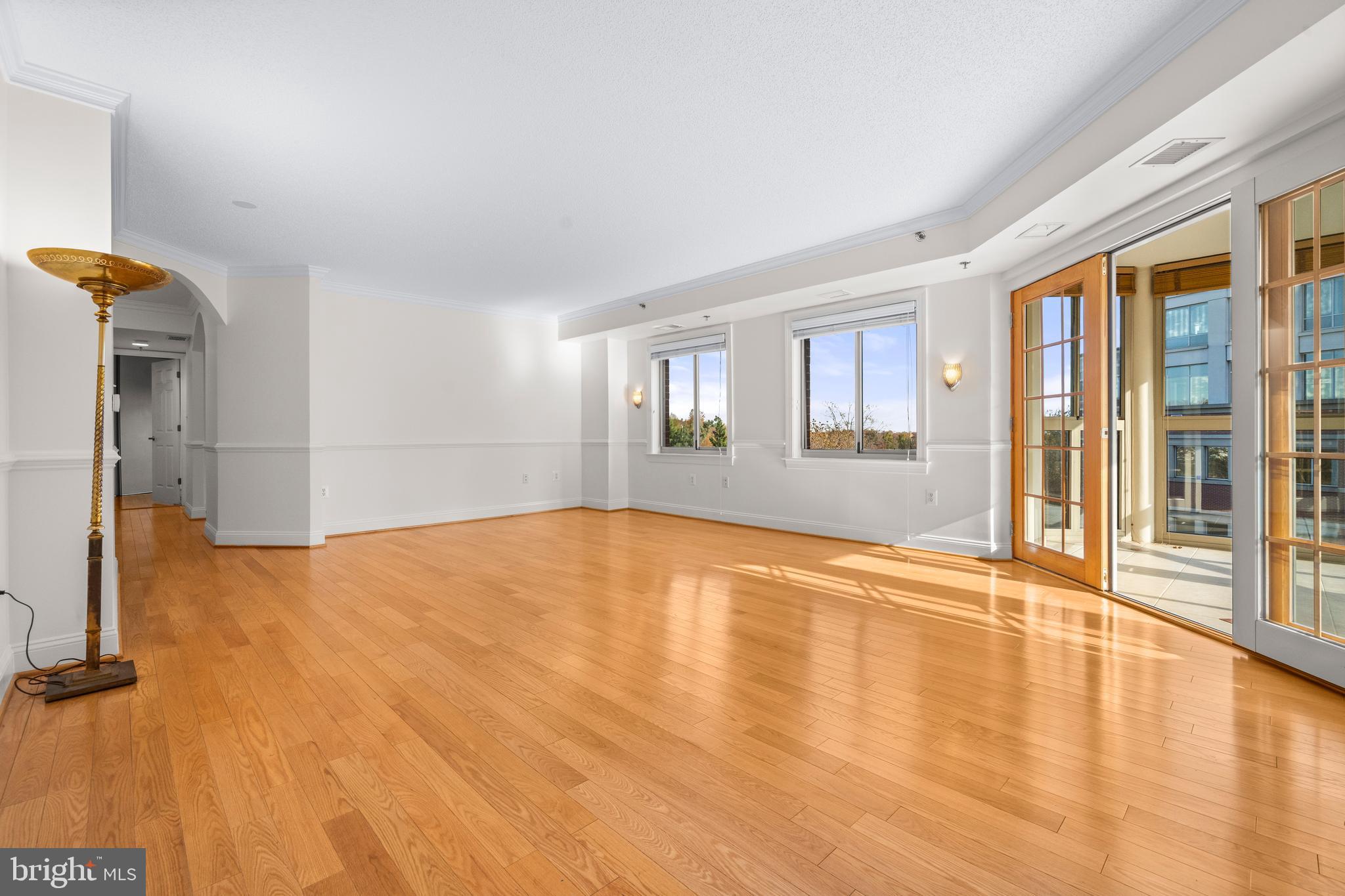 CARLYLE TOWERS - Residential