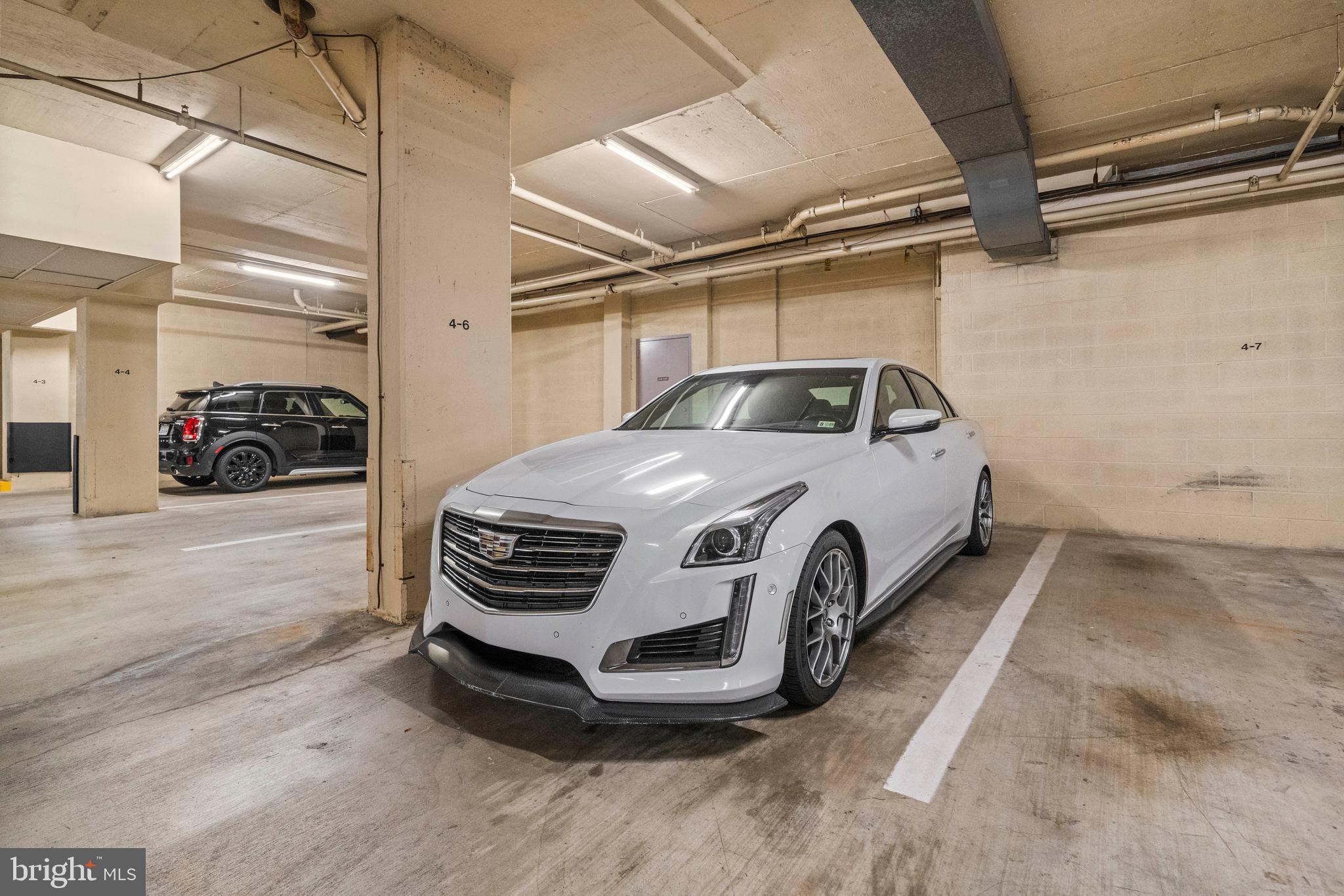 CARLYLE TOWERS - Residential