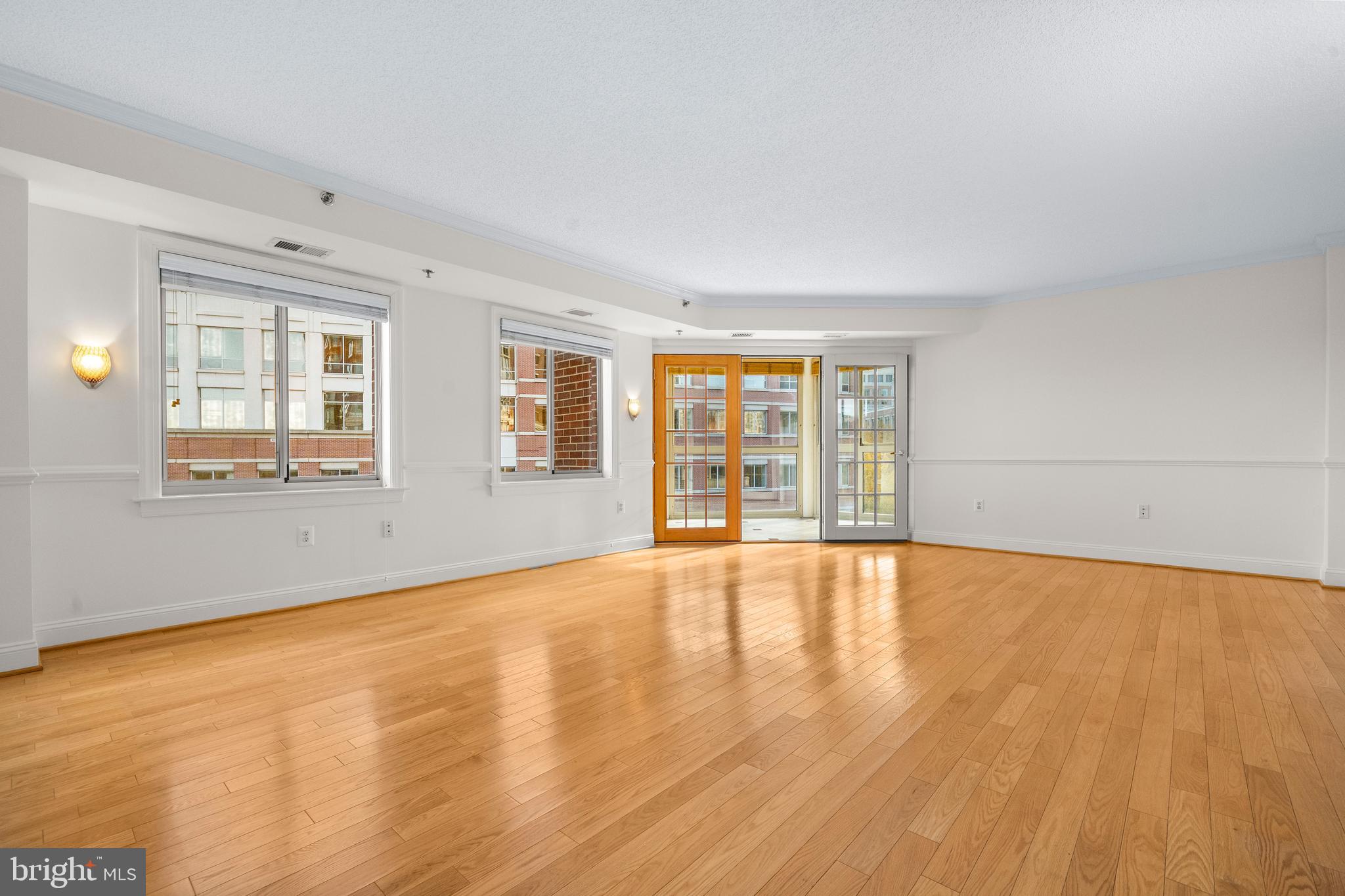 CARLYLE TOWERS - Residential