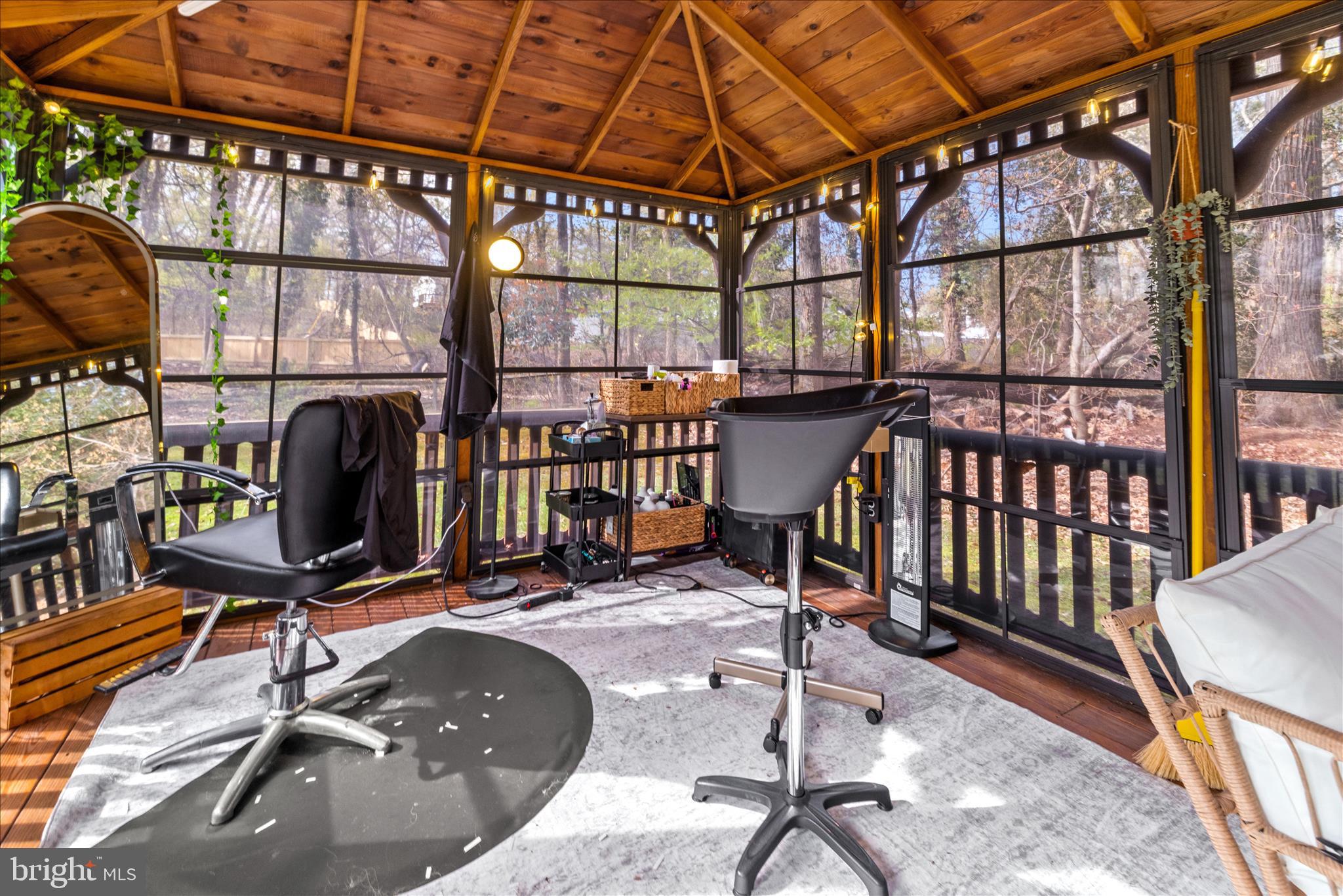 LONG POINT ON THE MAGOTHY - Residential