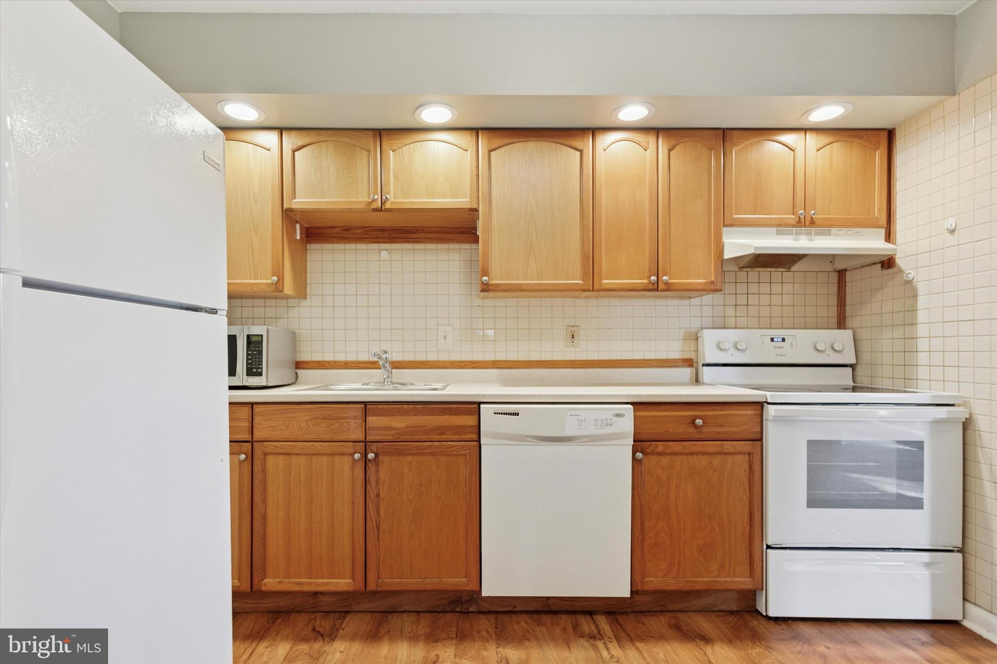 MEADOW WOOD - Residential